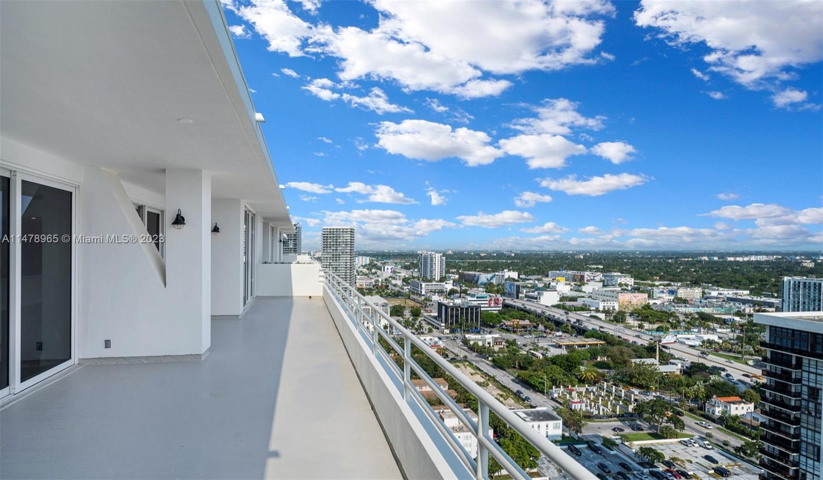 555 NE 34th St # 2 Unit: PH-2