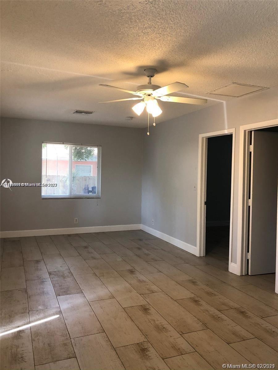 1235 NE 3rd Ave # 2