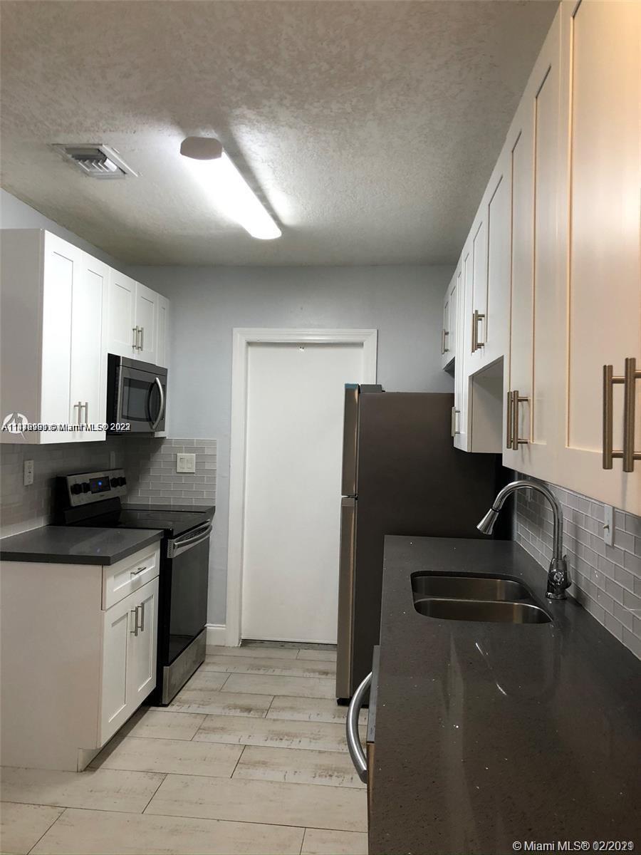 1235 NE 3rd Ave # 2