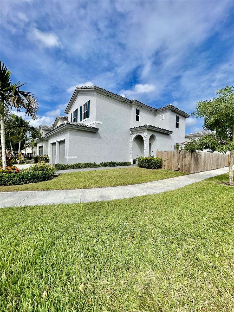 1395 SE 26th Ter