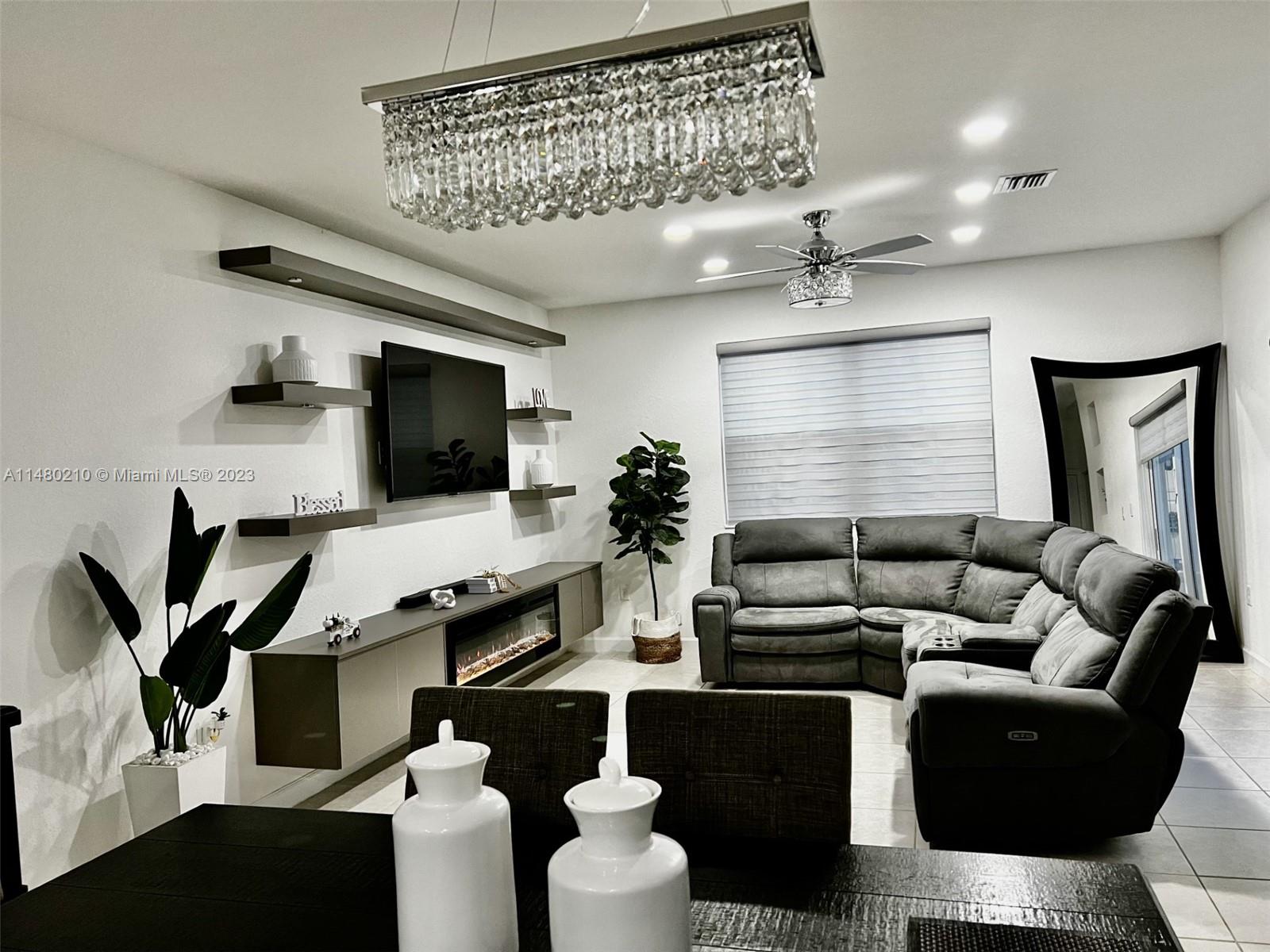 1395 SE 26th Ter