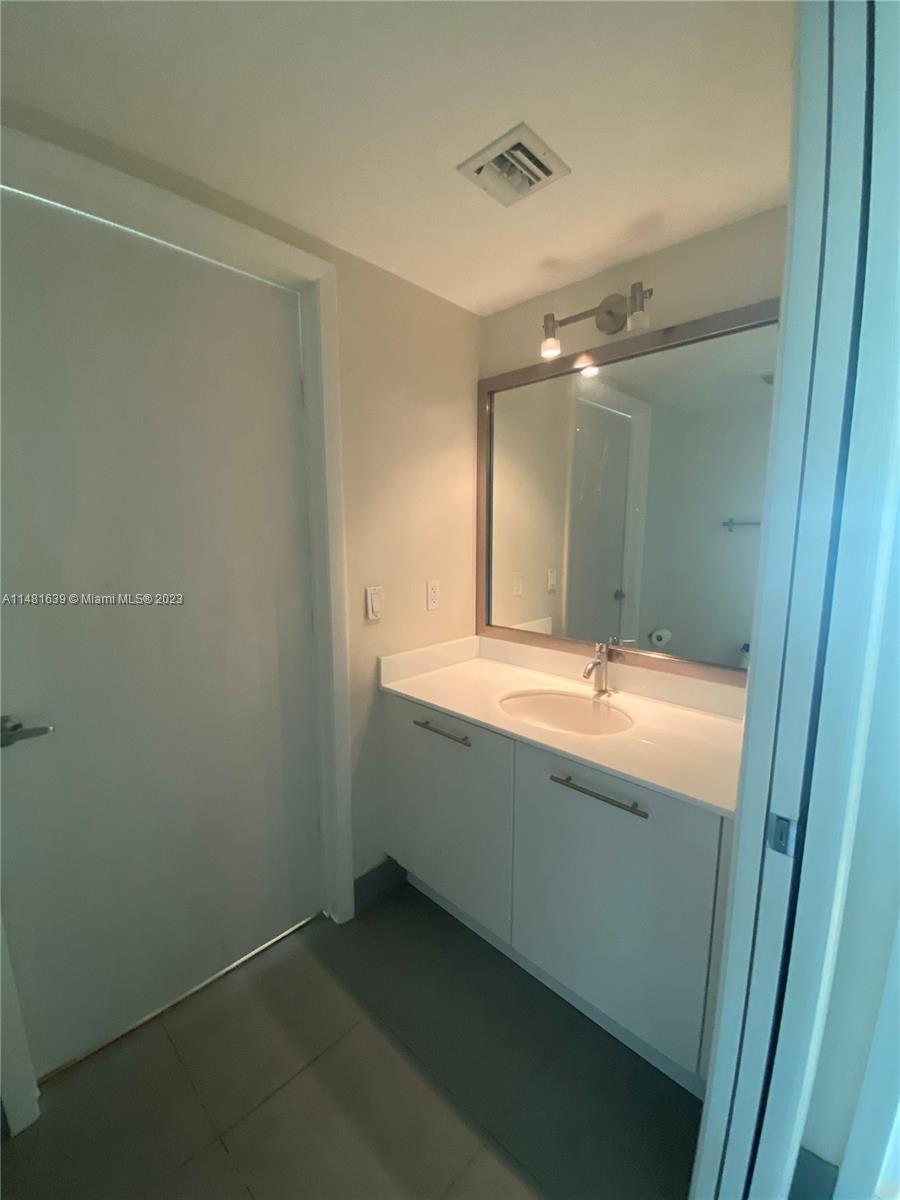 92 SW 3rd St # 1509