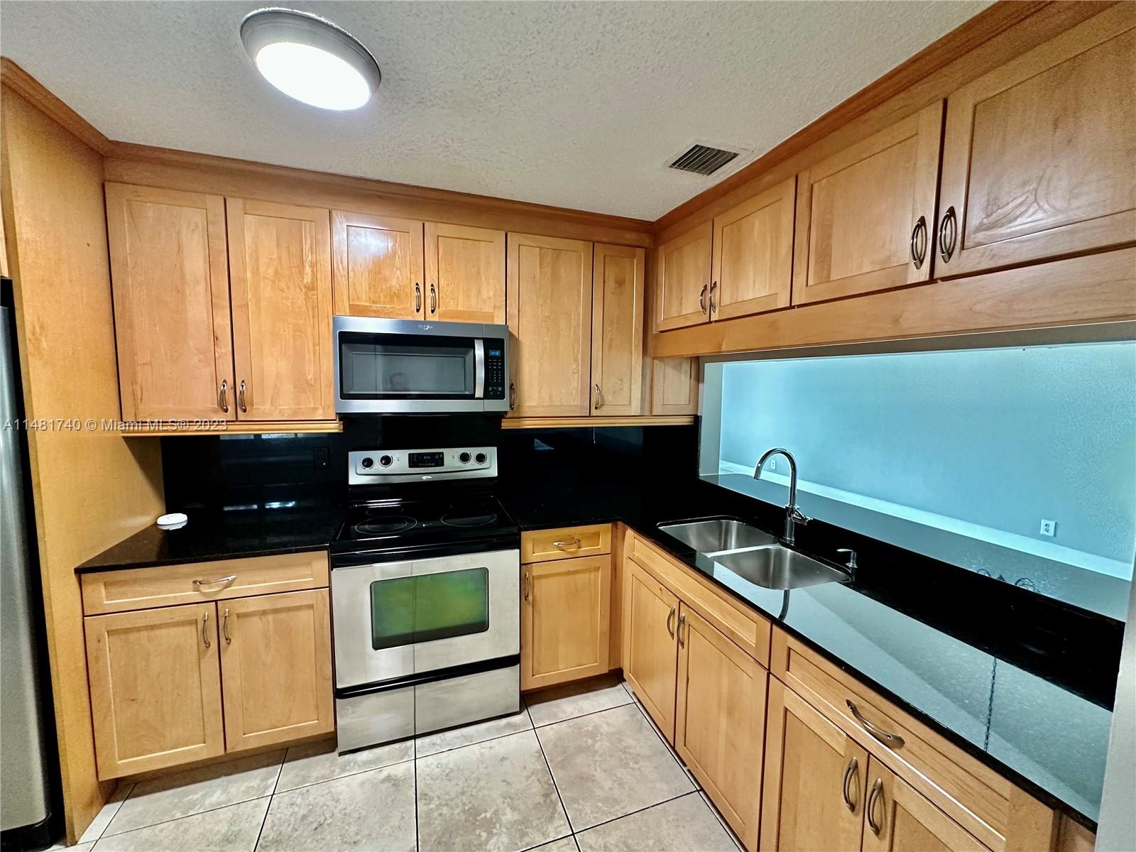 11716 SW 17th Ct Unit: .