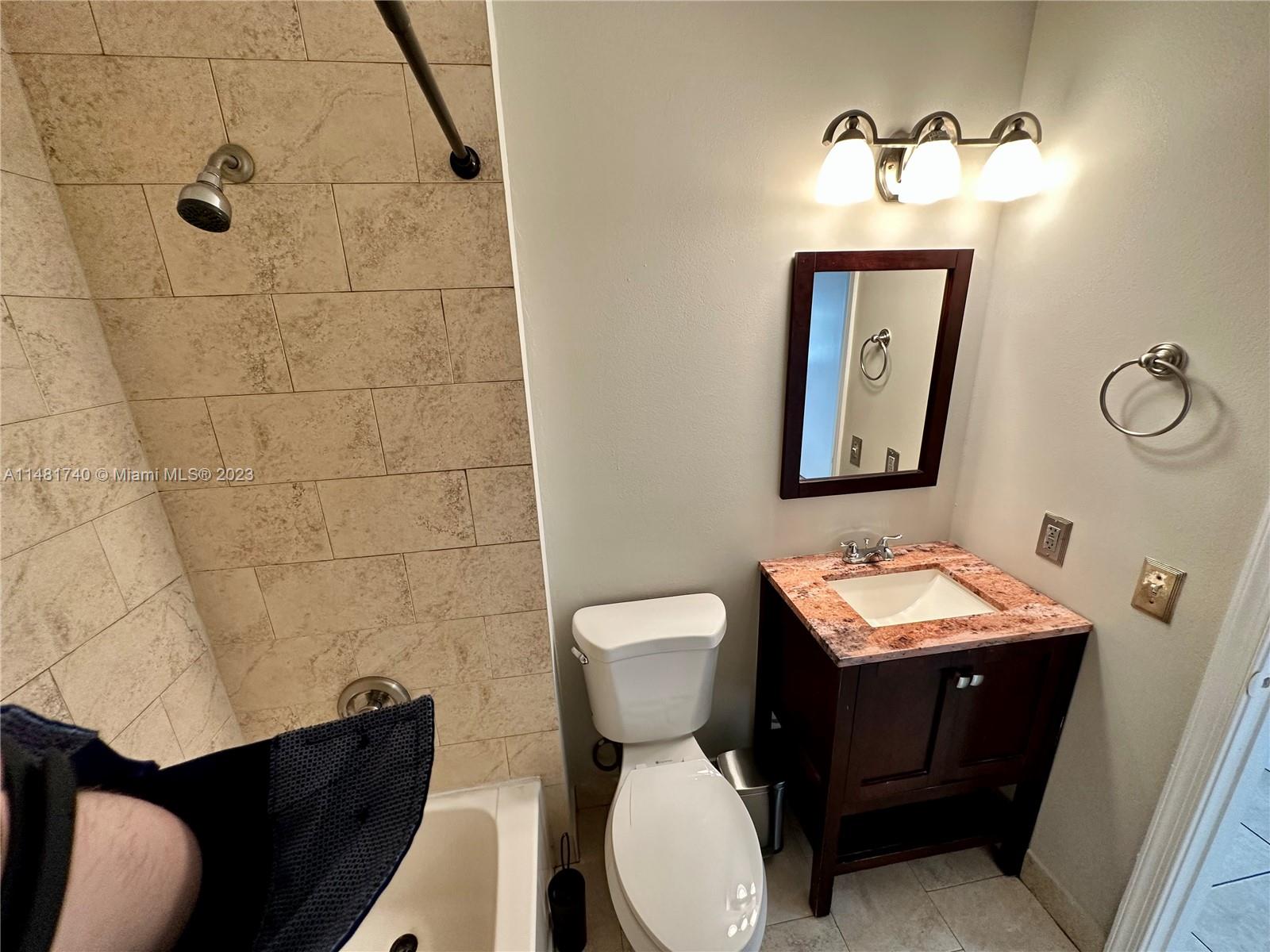 11716 SW 17th Ct Unit: .