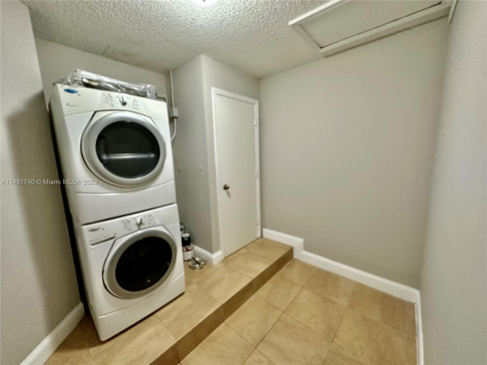 11716 SW 17th Ct Unit: .