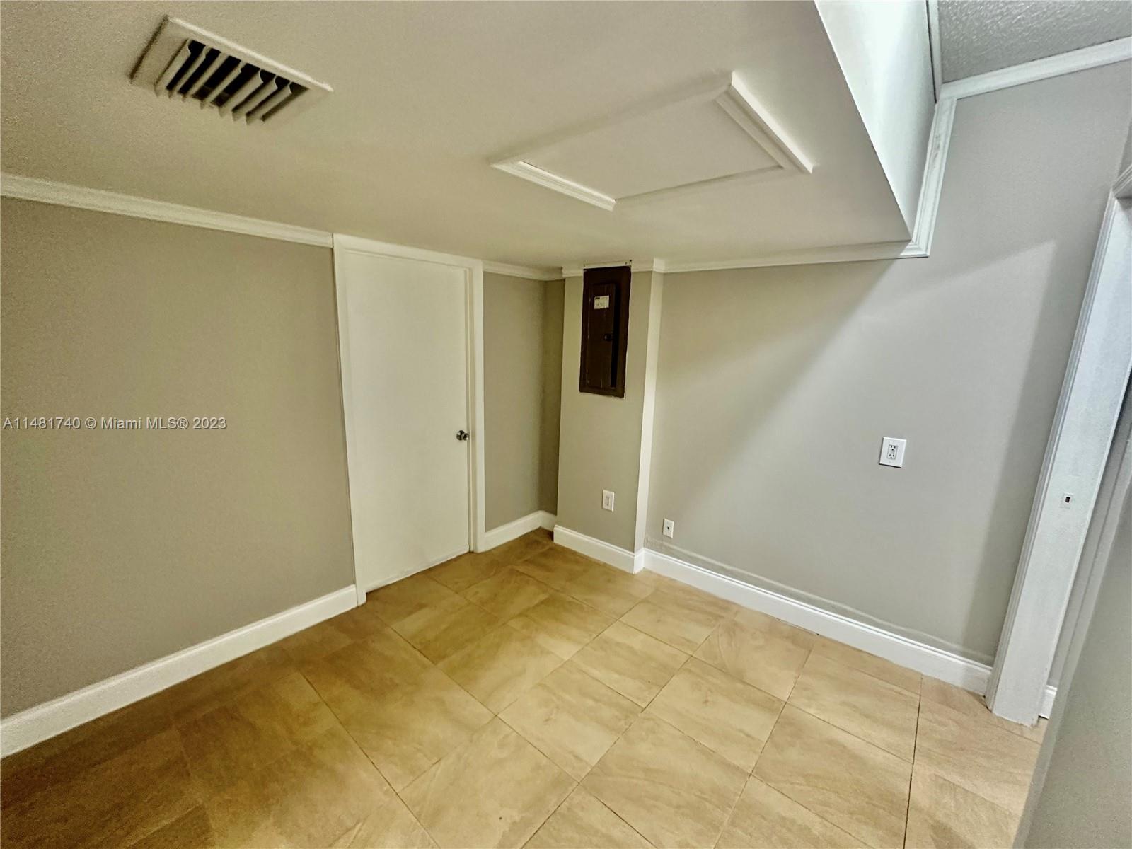 11716 SW 17th Ct Unit: .