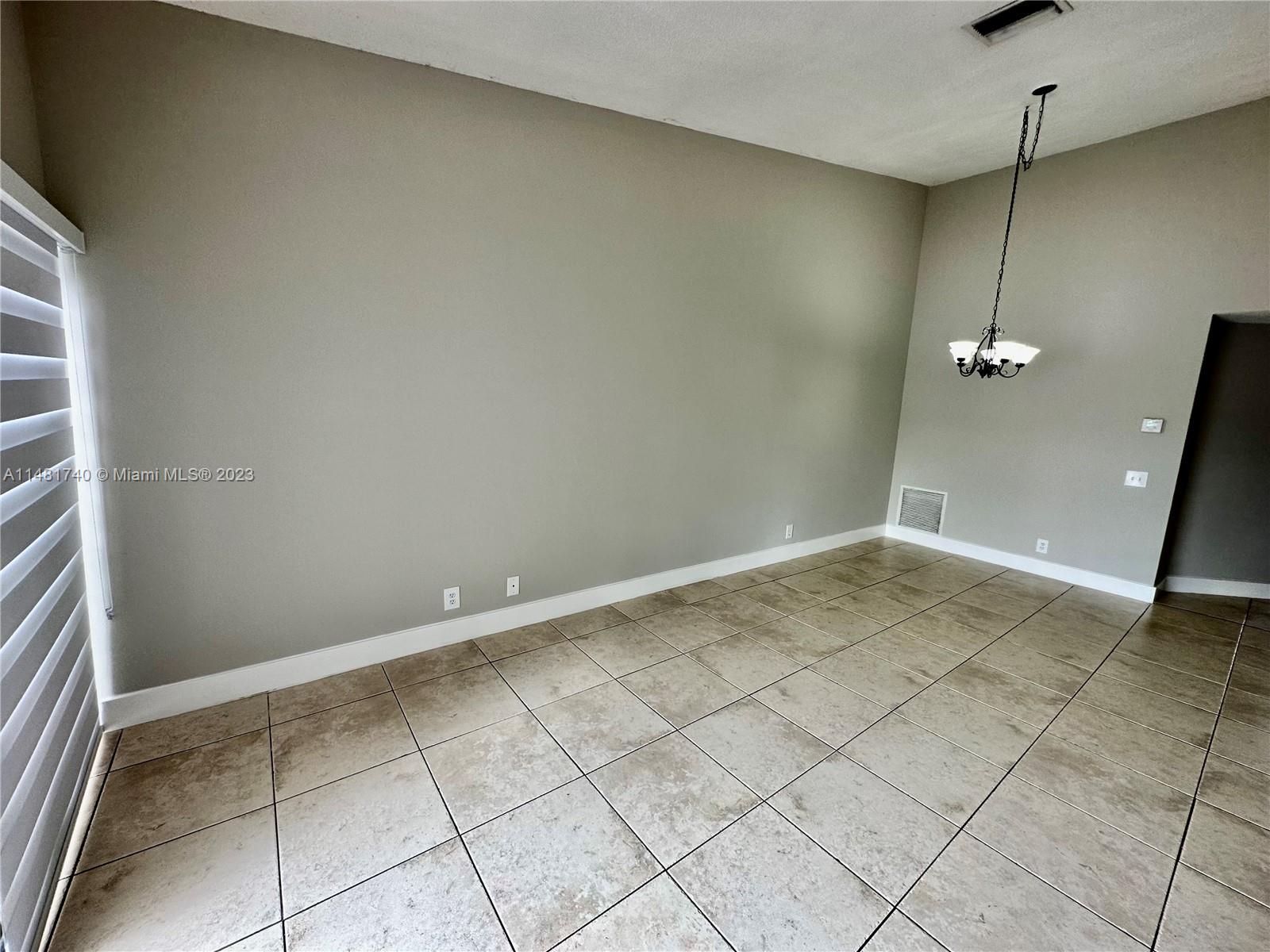 11716 SW 17th Ct Unit: .