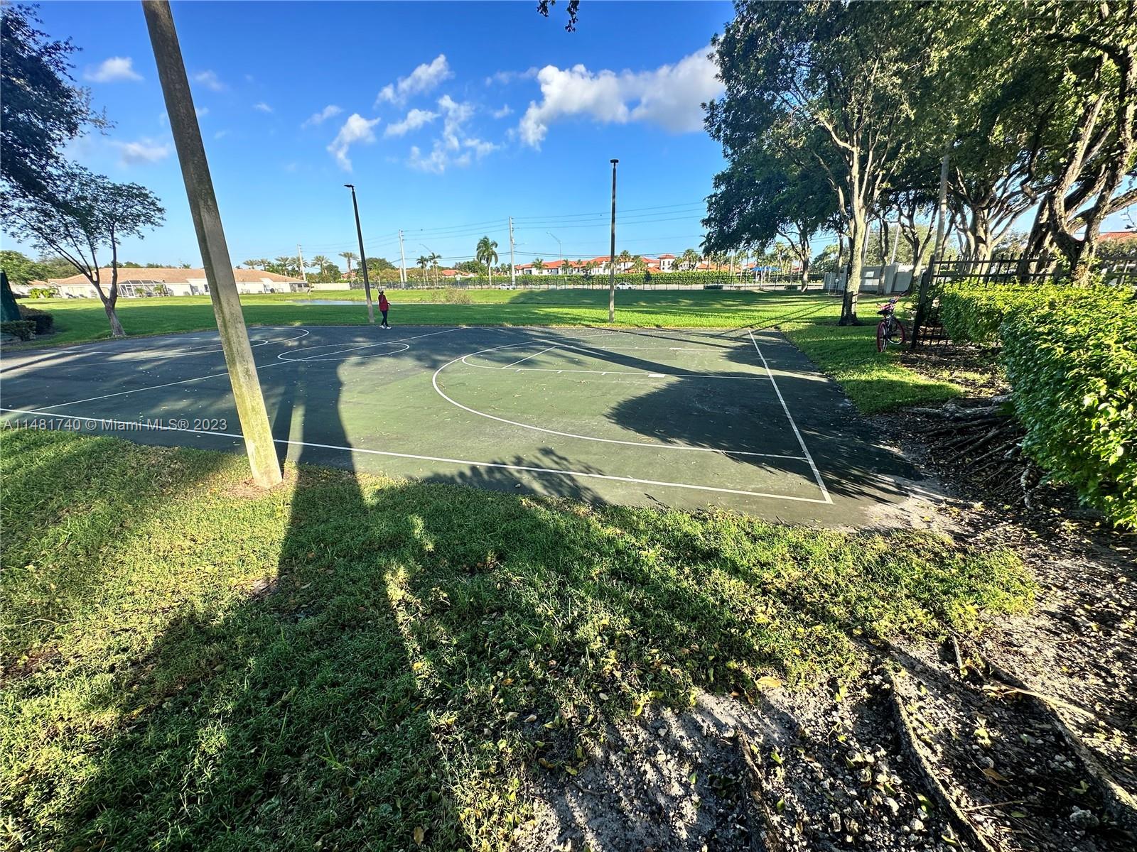 11716 SW 17th Ct Unit: .