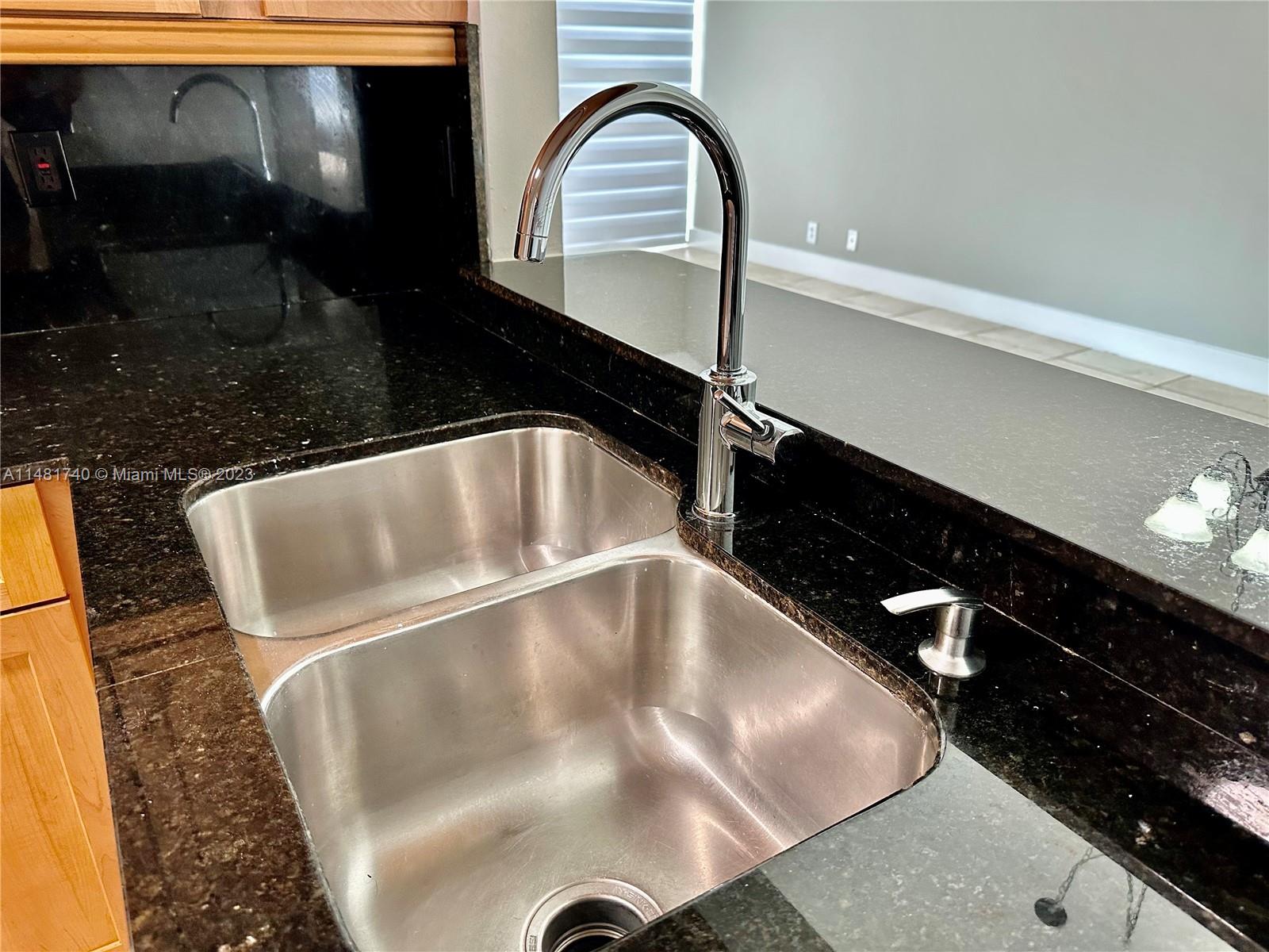 11716 SW 17th Ct Unit: .