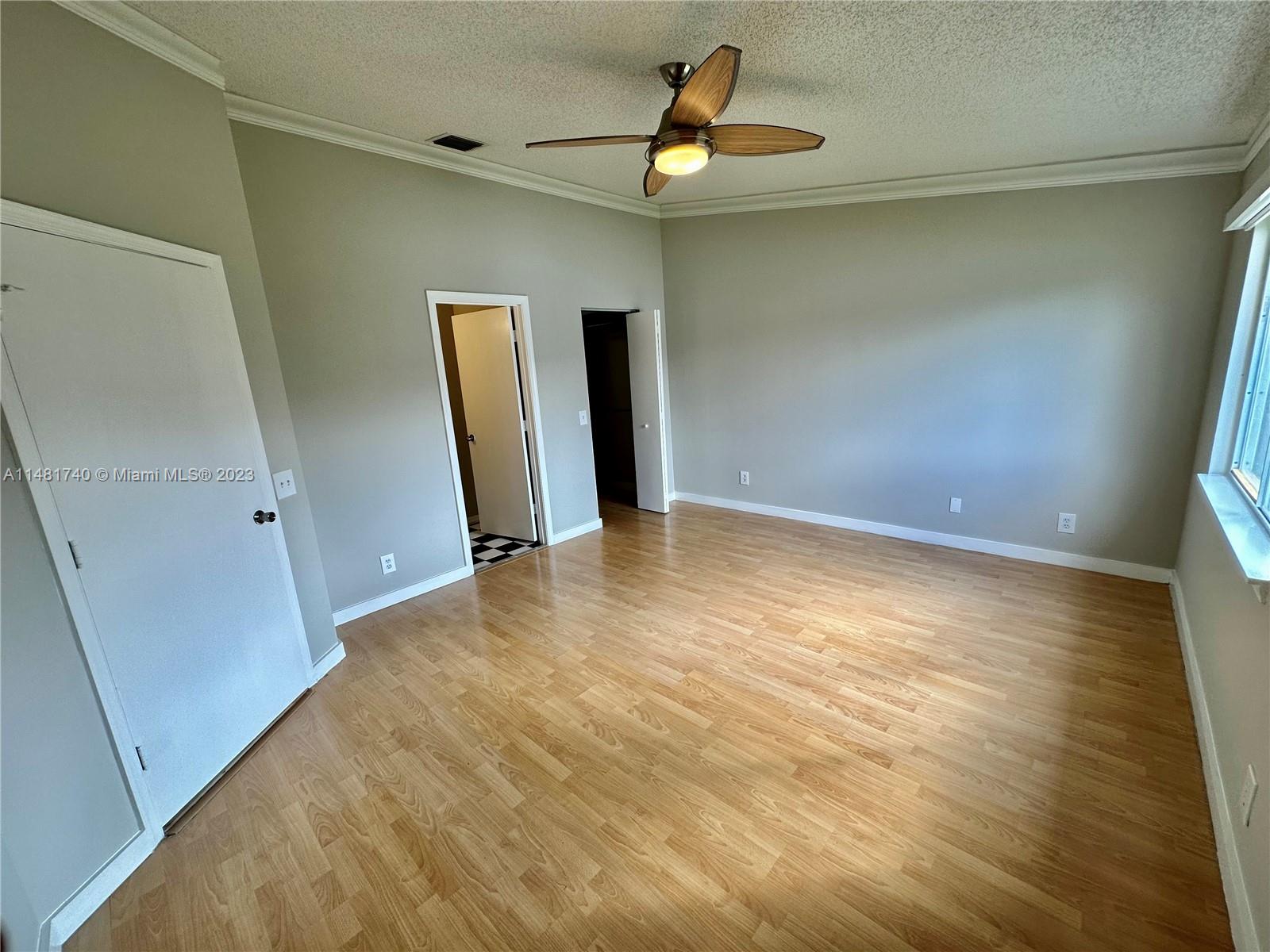 11716 SW 17th Ct Unit: .