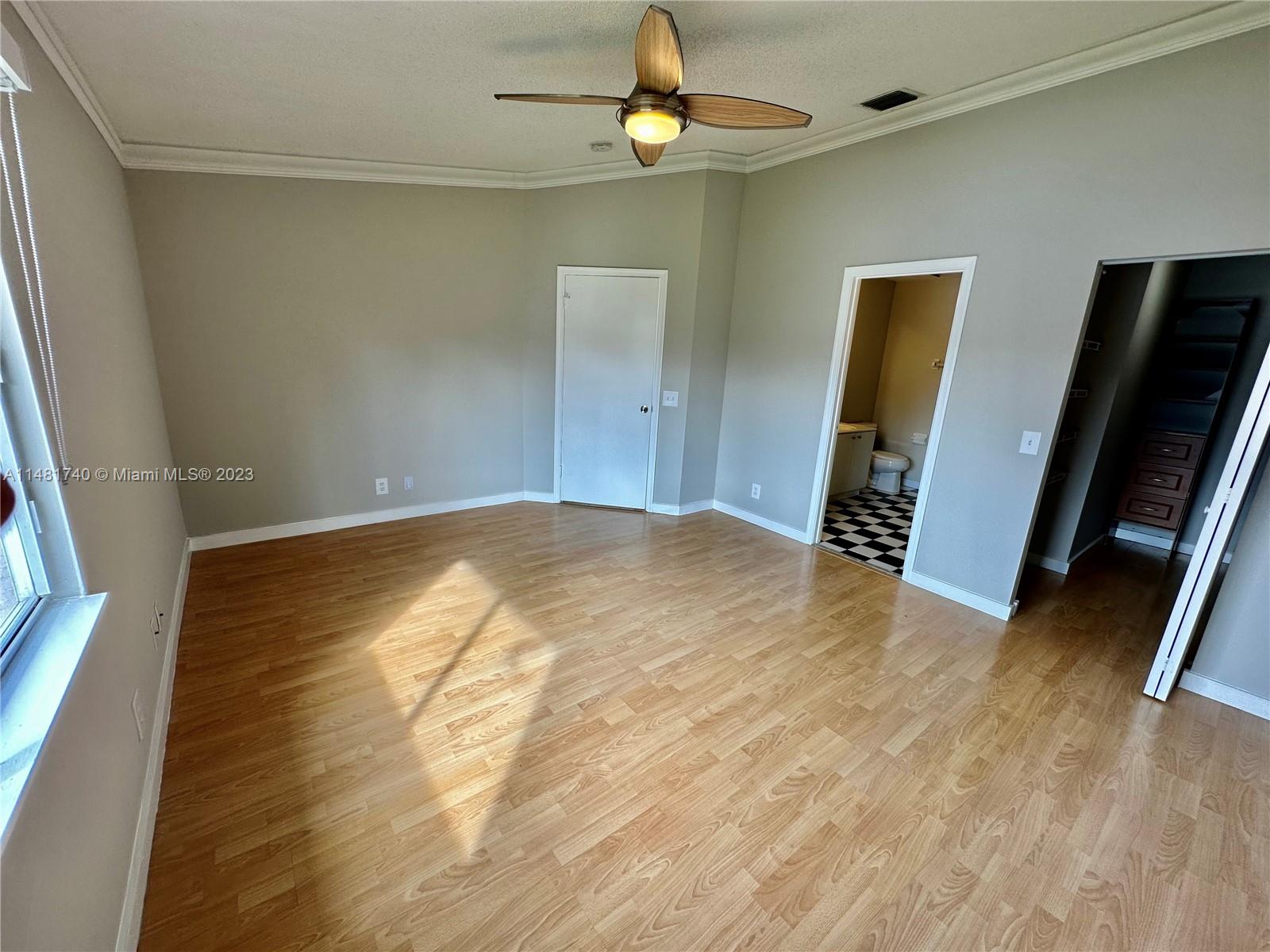 11716 SW 17th Ct Unit: .