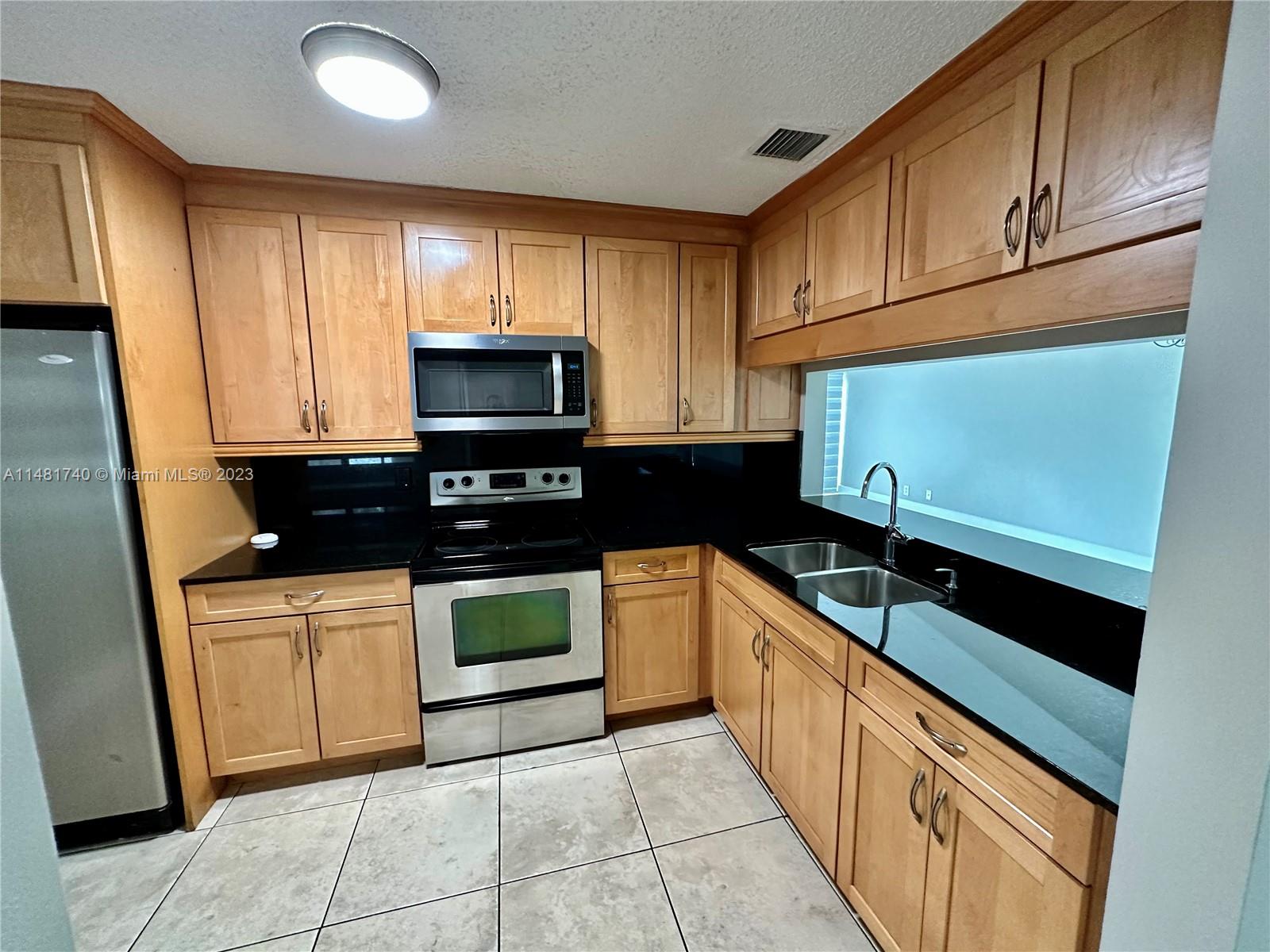 11716 SW 17th Ct Unit: .