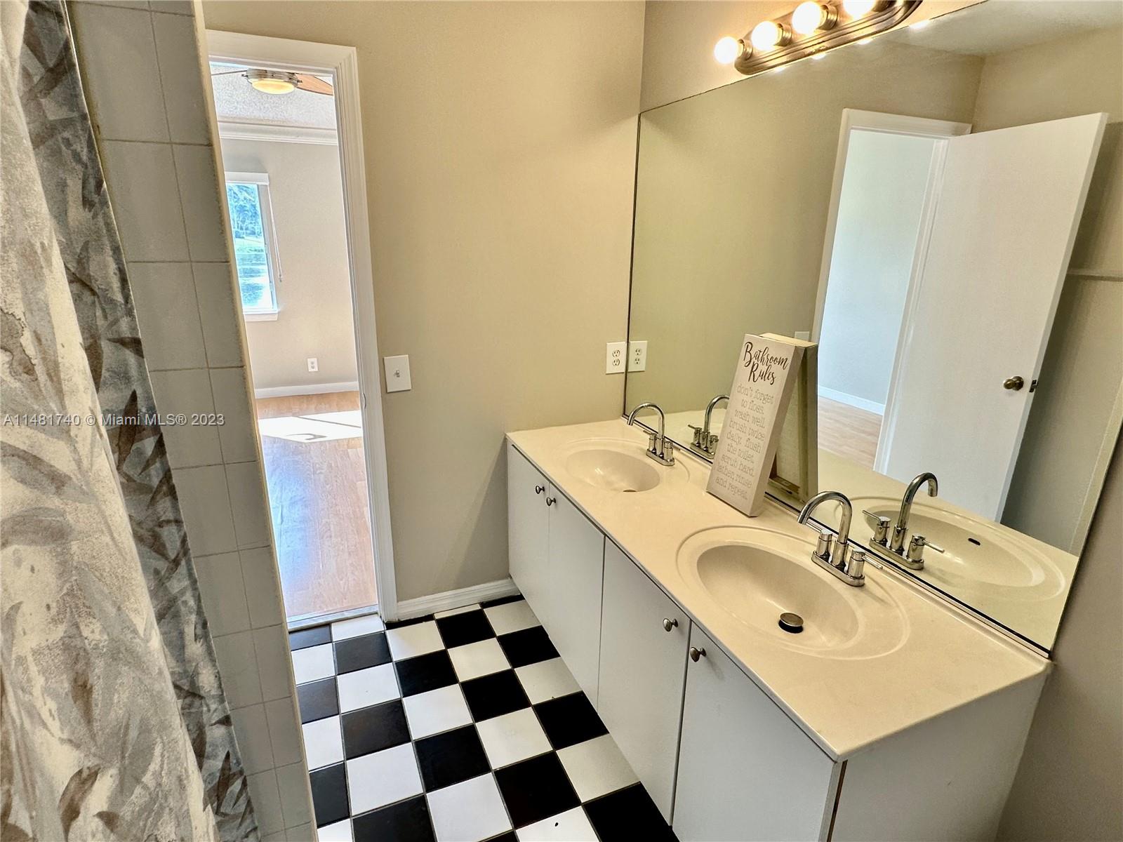 11716 SW 17th Ct Unit: .