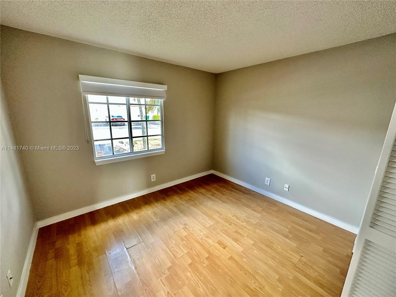 11716 SW 17th Ct Unit: .