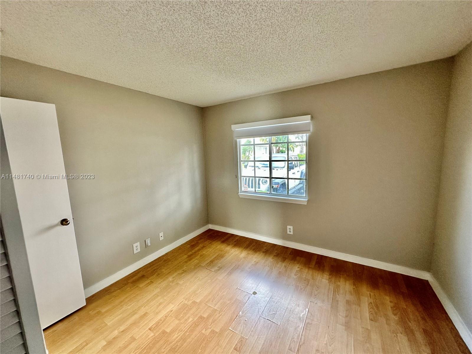 11716 SW 17th Ct Unit: .