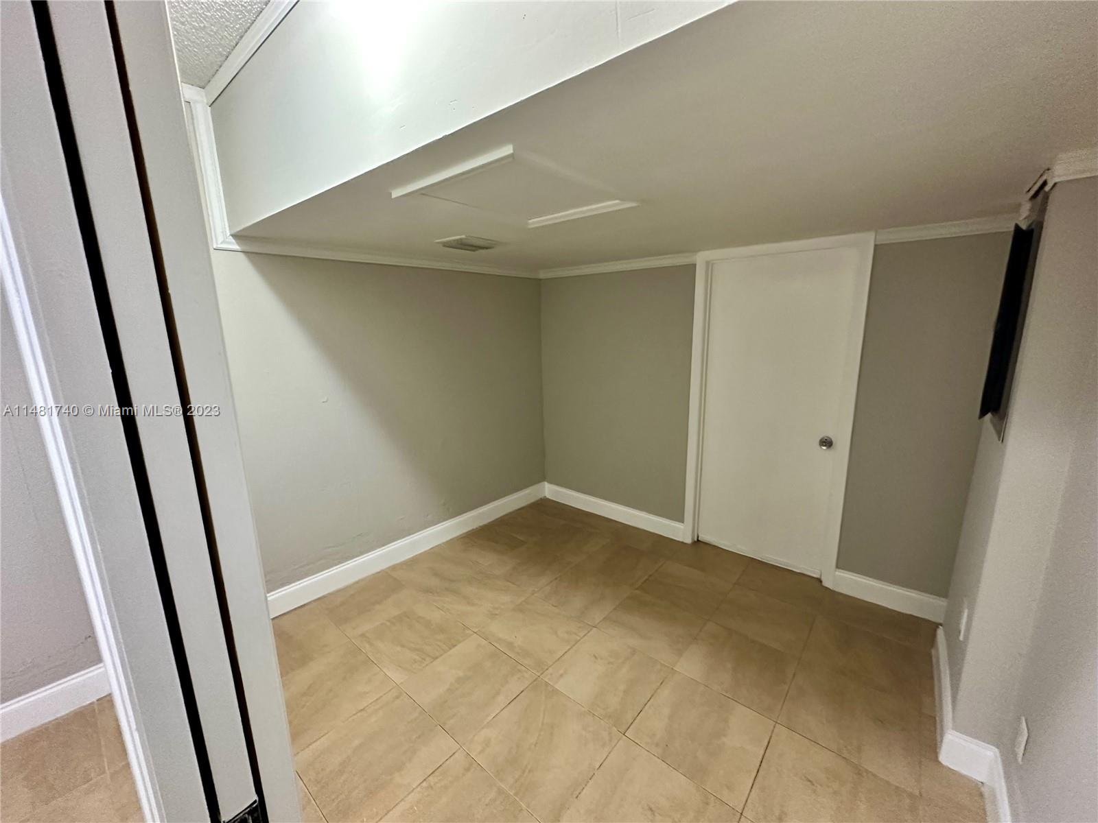 11716 SW 17th Ct Unit: .