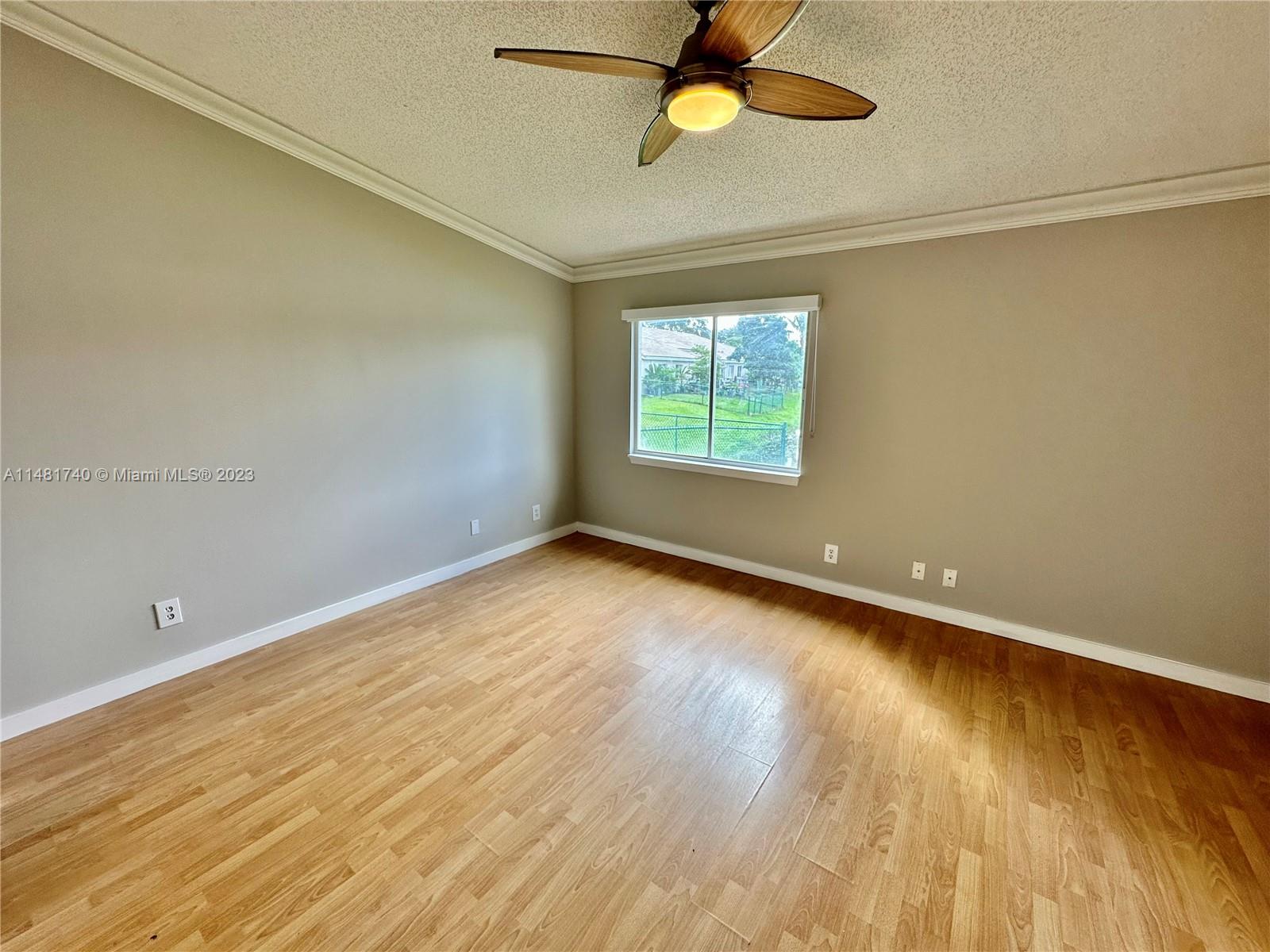 11716 SW 17th Ct Unit: .
