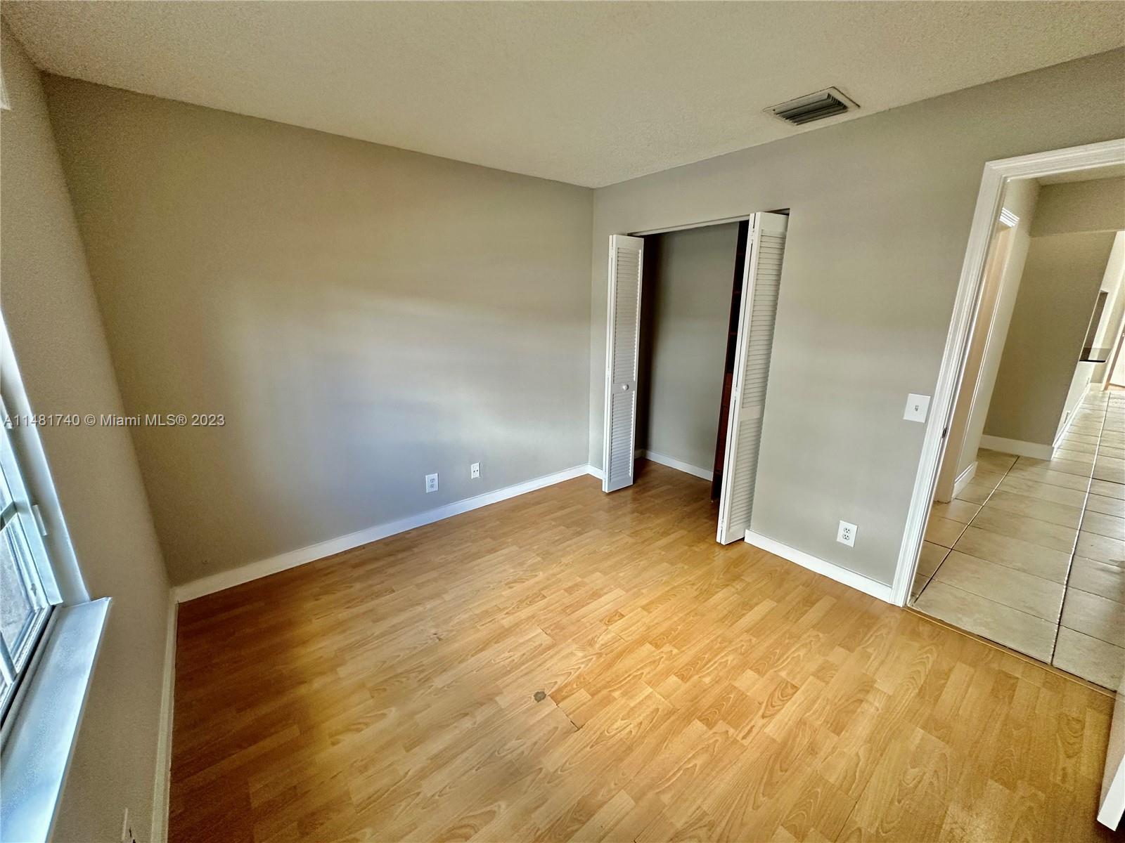 11716 SW 17th Ct Unit: .