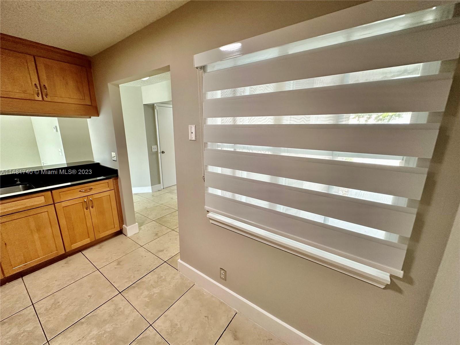 11716 SW 17th Ct Unit: .