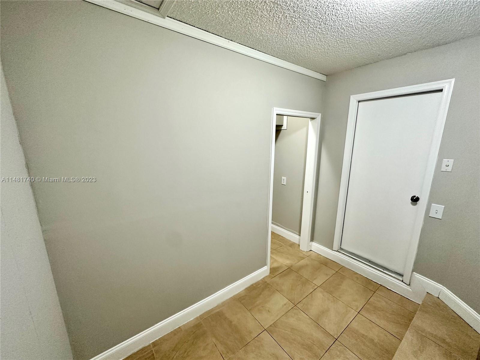 11716 SW 17th Ct Unit: .