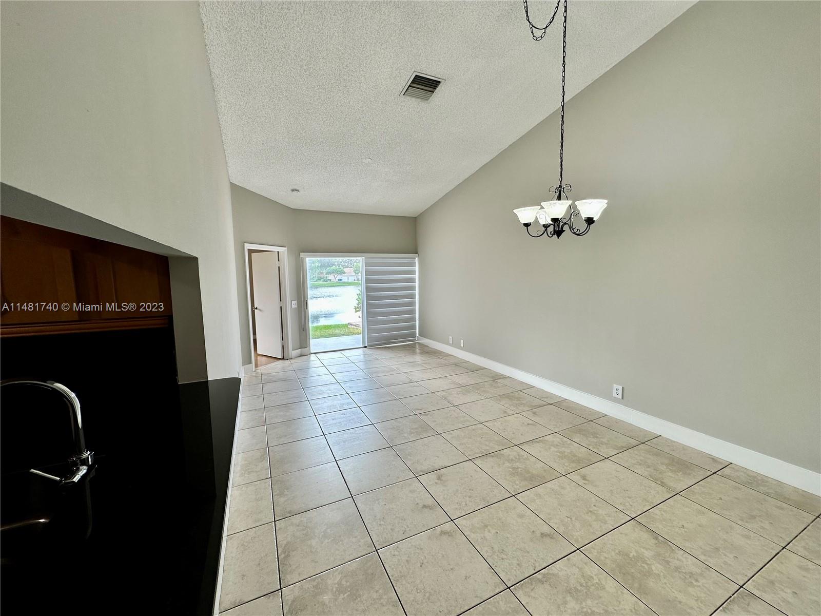 11716 SW 17th Ct Unit: .