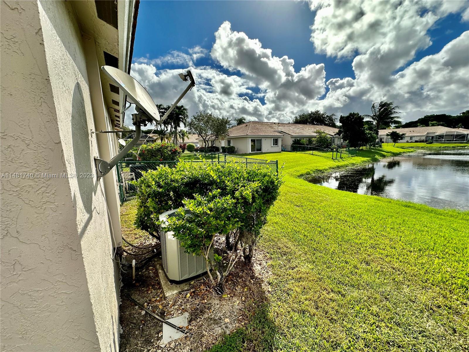 11716 SW 17th Ct Unit: .