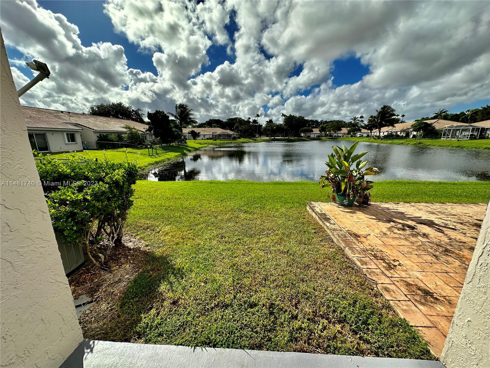 11716 SW 17th Ct Unit: .