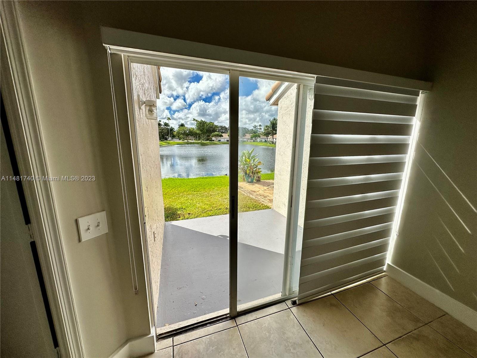 11716 SW 17th Ct Unit: .