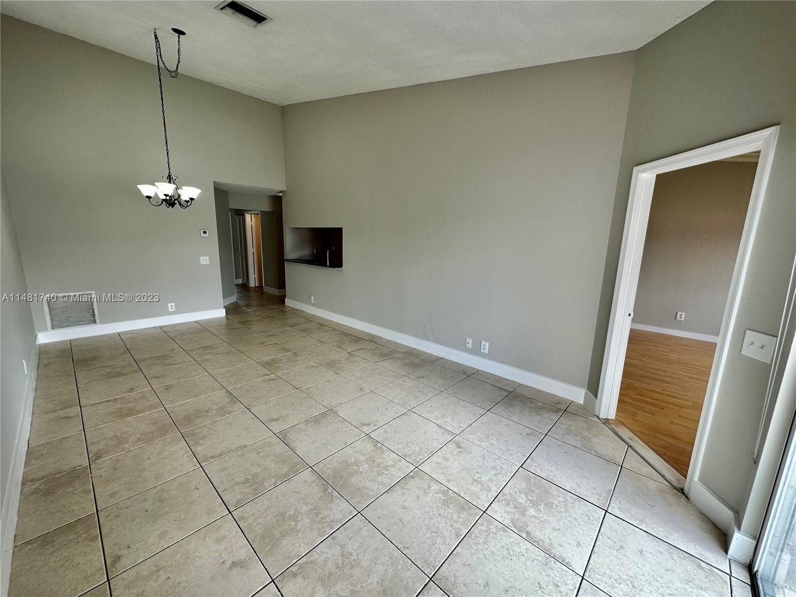 11716 SW 17th Ct Unit: .