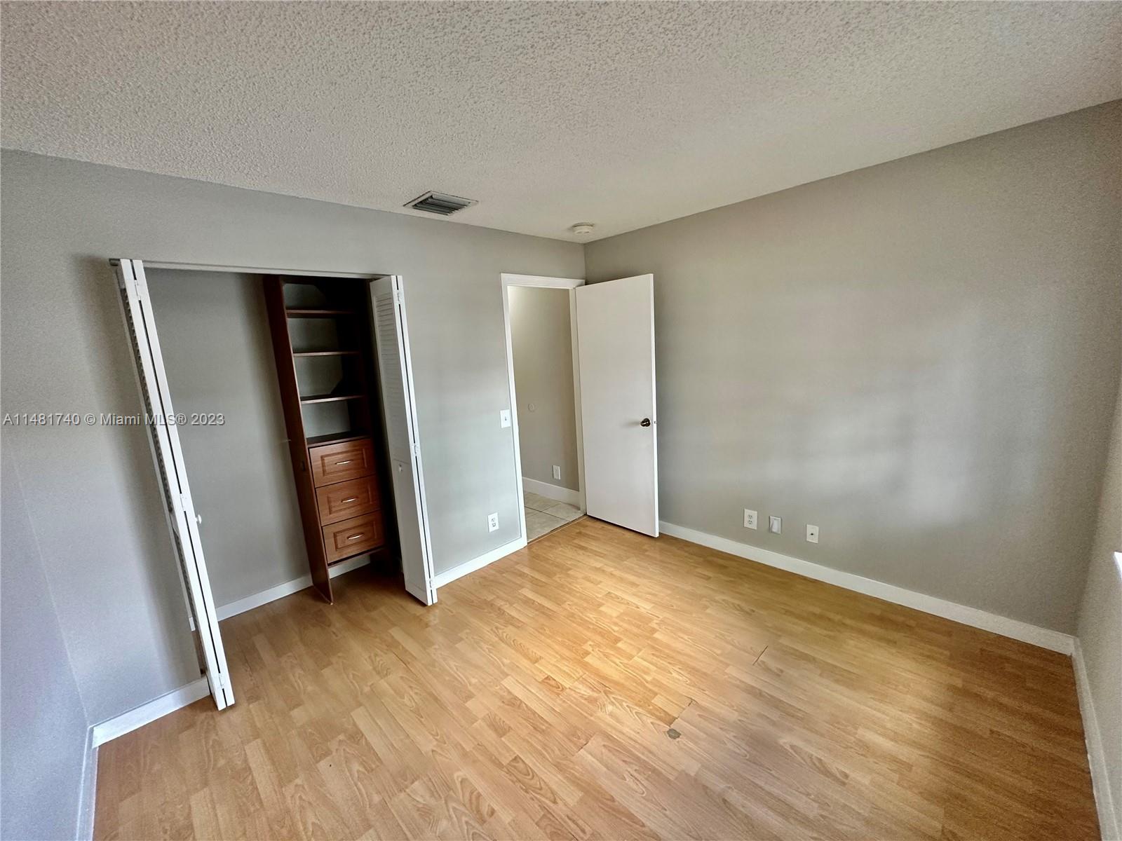 11716 SW 17th Ct Unit: .