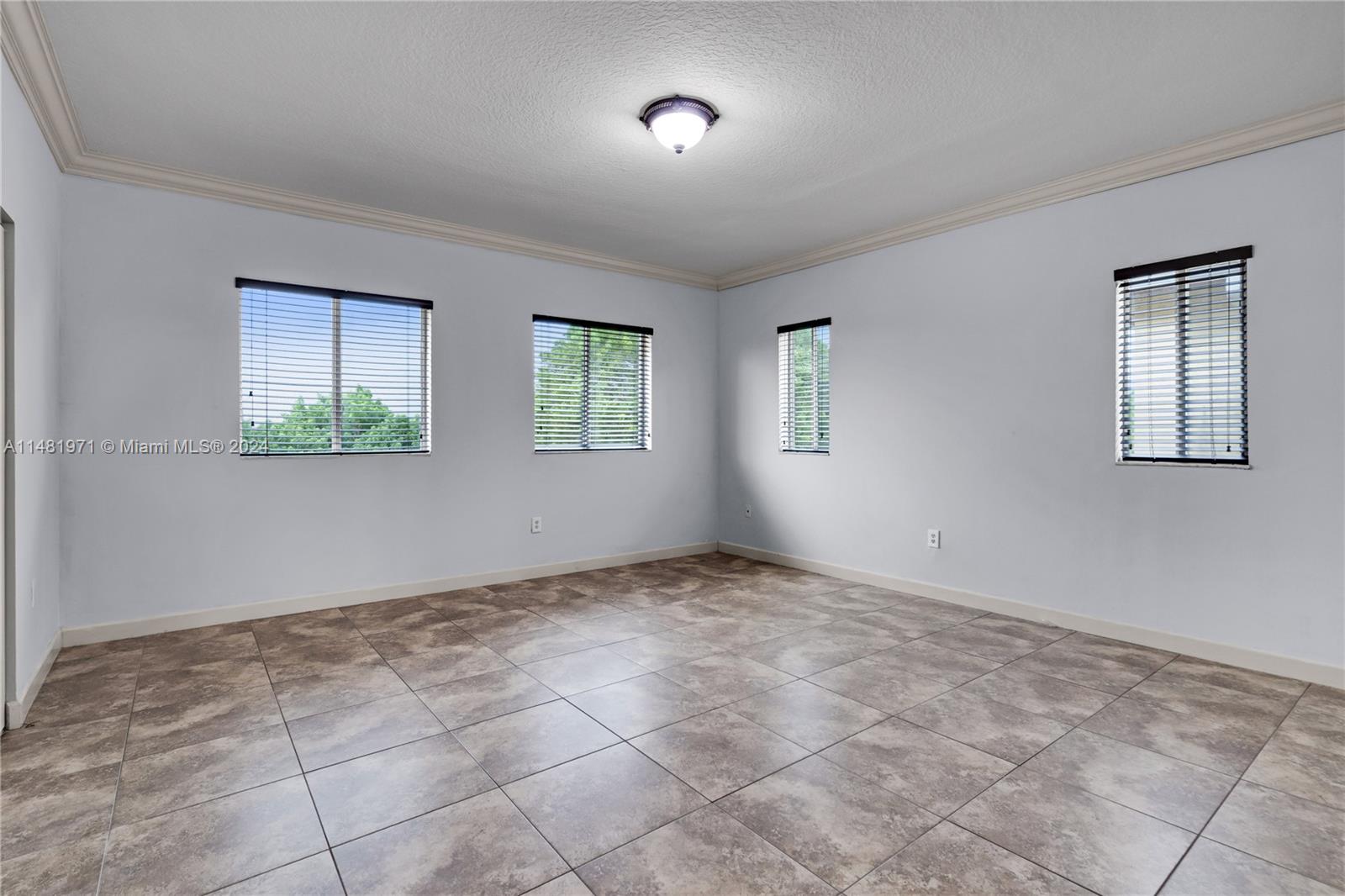 13744 SW 124th Ave Rd