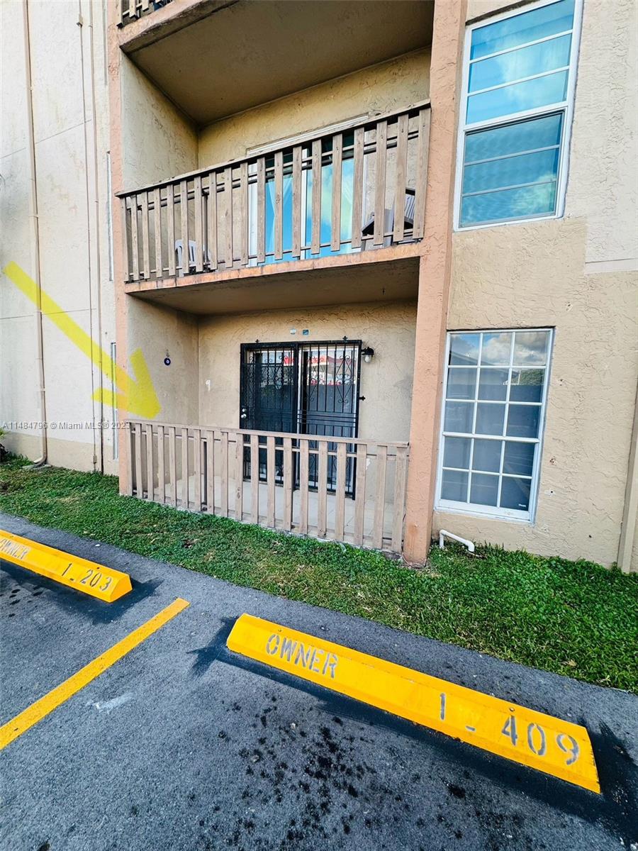 4713 NW 7th ST # 109