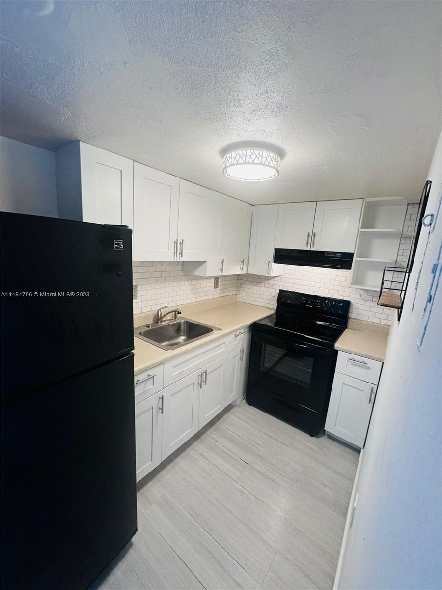 4713 NW 7th ST # 109