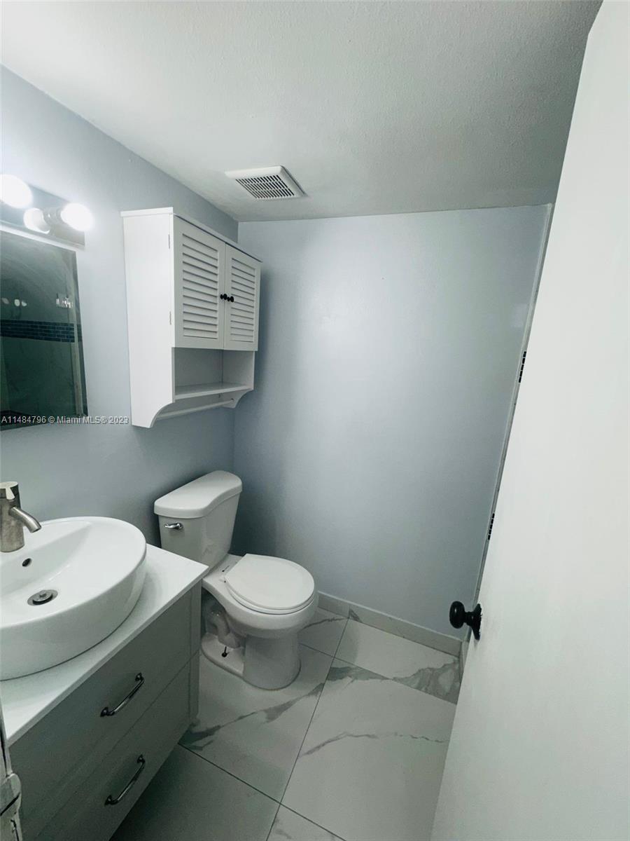 4713 NW 7th ST # 109