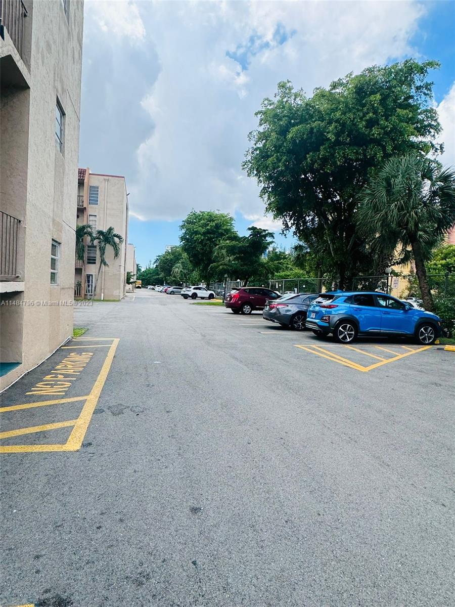 4713 NW 7th ST # 109