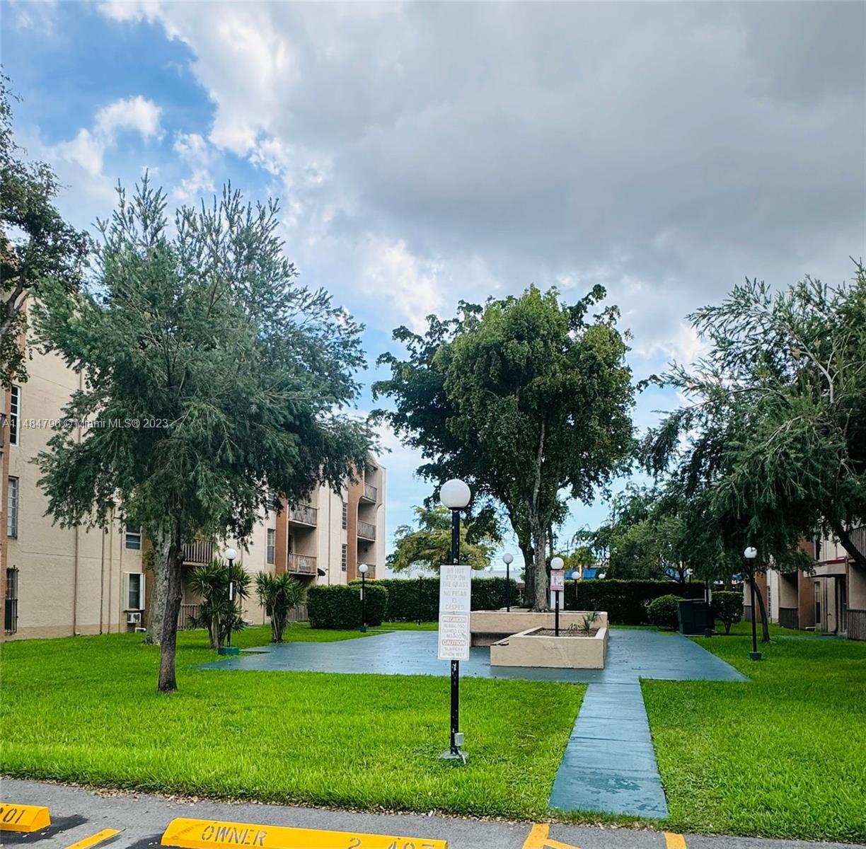 4713 NW 7th ST # 109