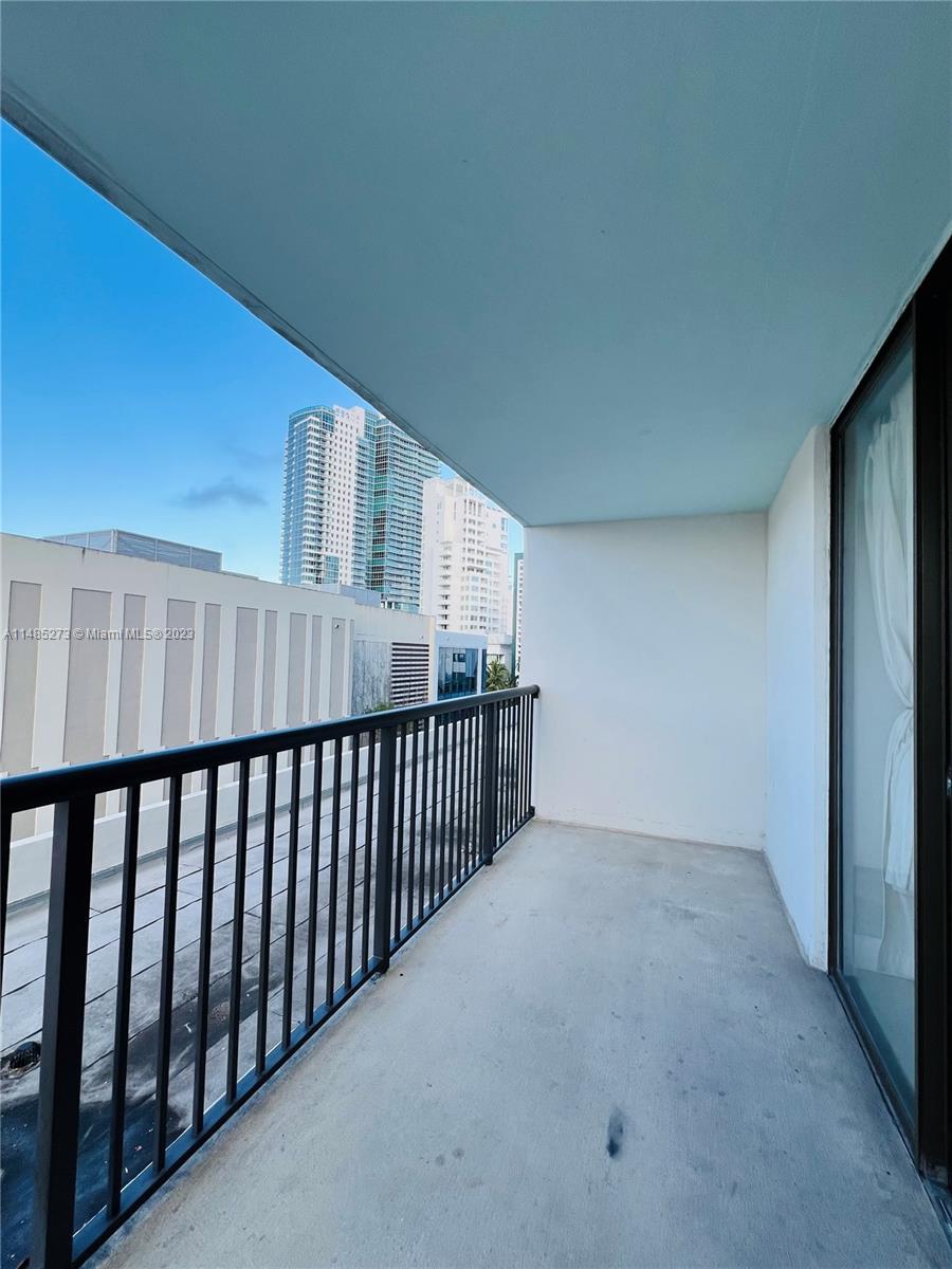 1800 Collins Ave # 6A