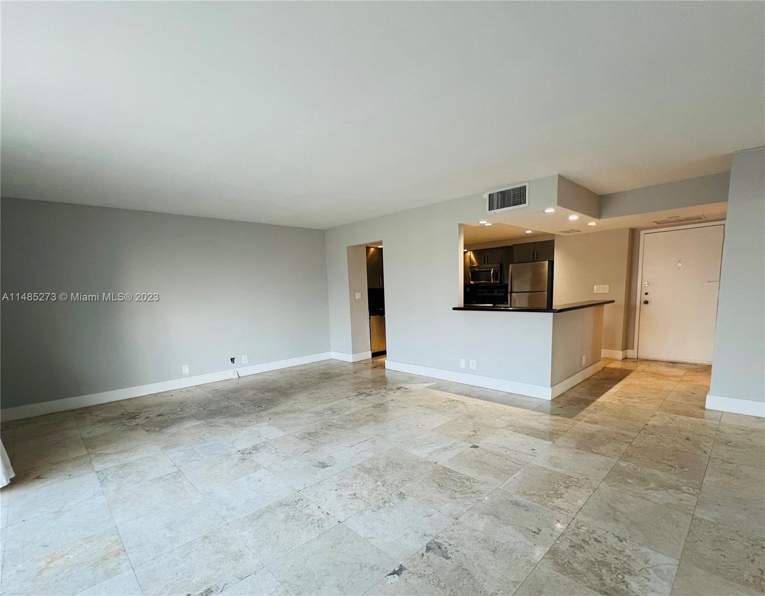 1800 Collins Ave # 6A