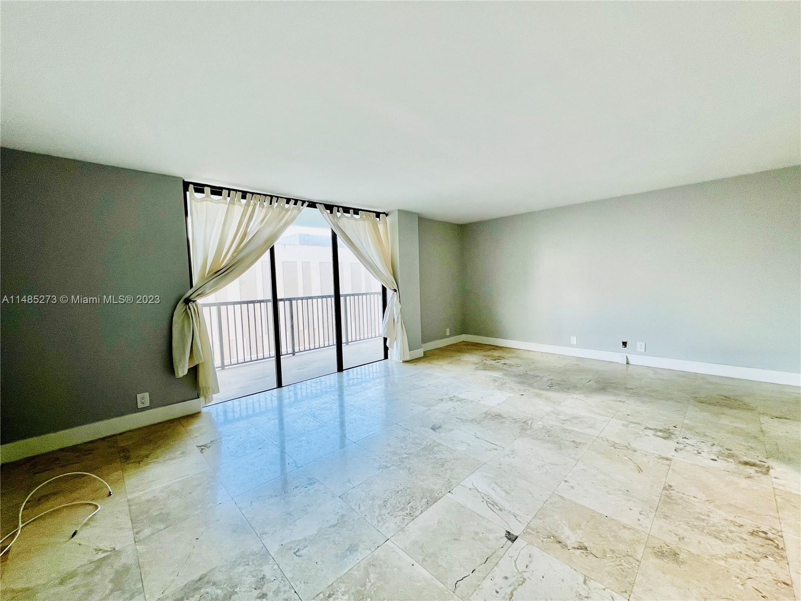 1800 Collins Ave # 6A