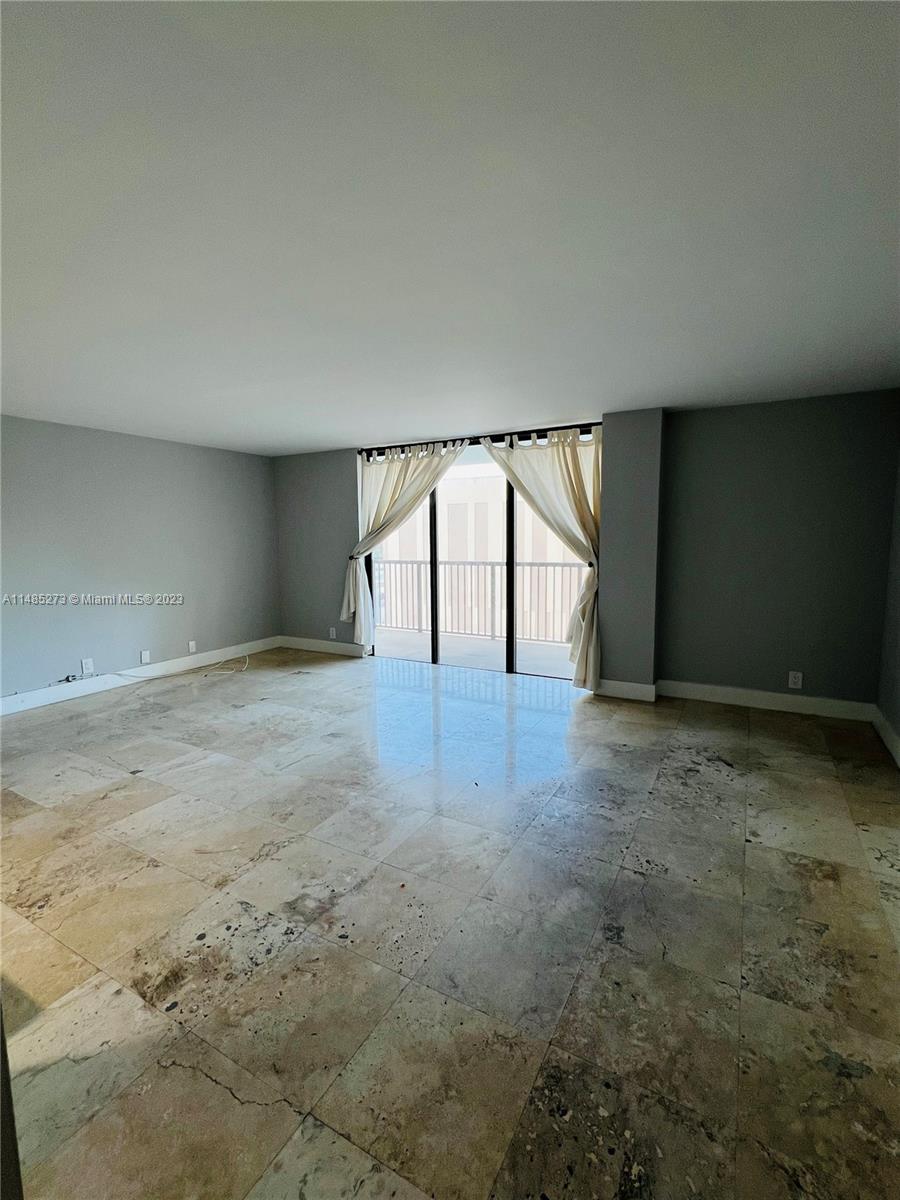 1800 Collins Ave # 6A