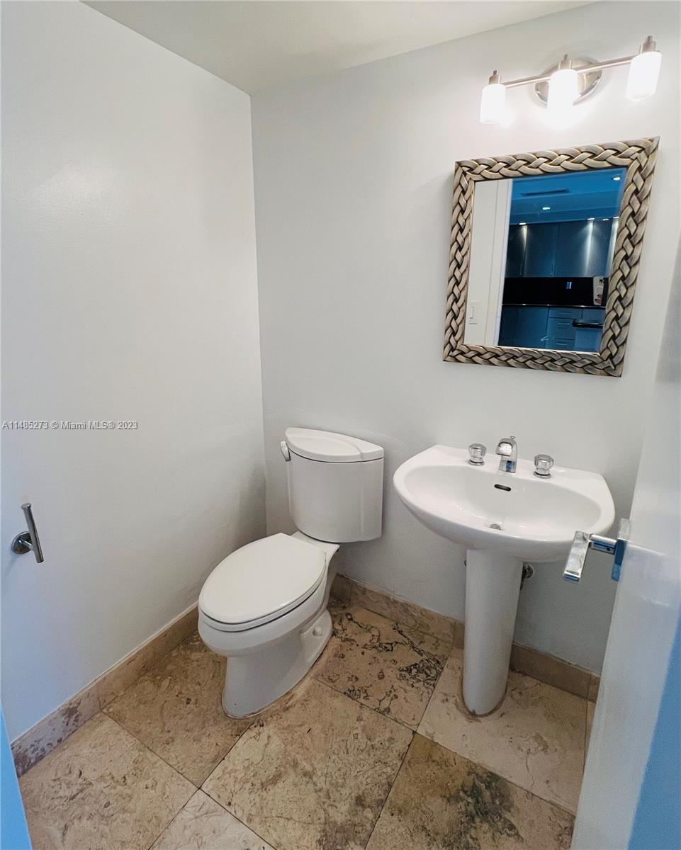 1800 Collins Ave # 6A