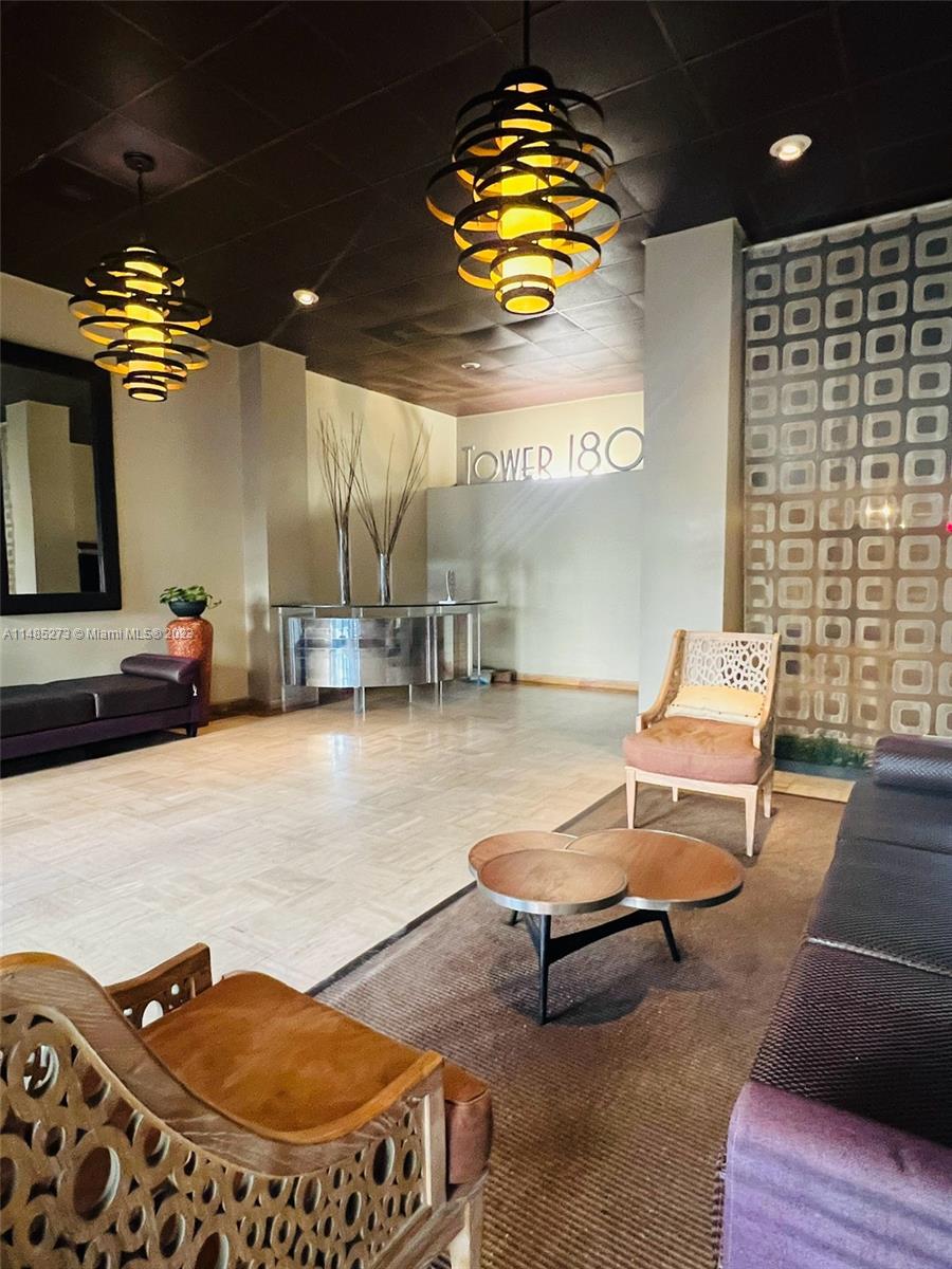1800 Collins Ave # 6A