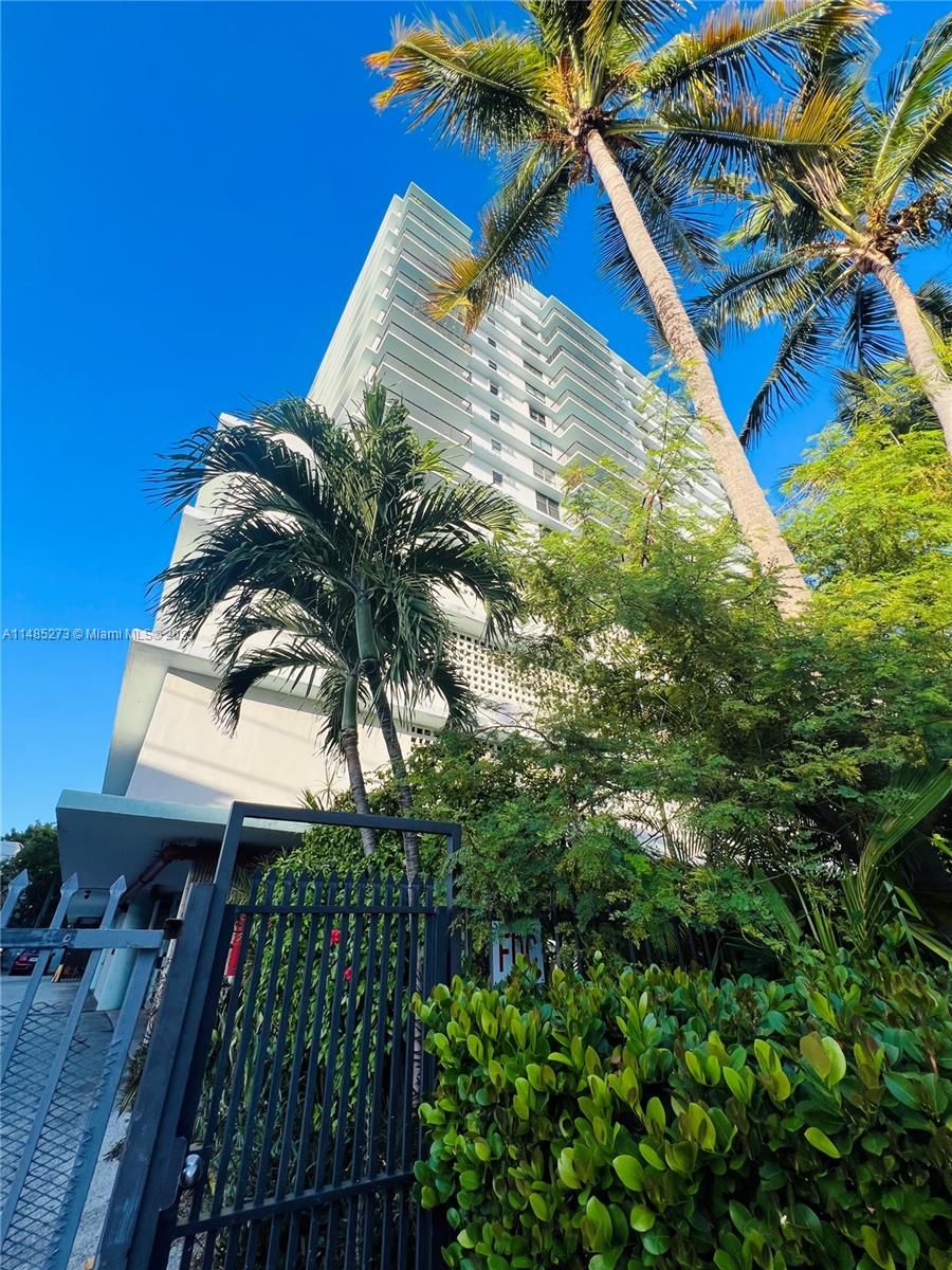 1800 Collins Ave # 6A