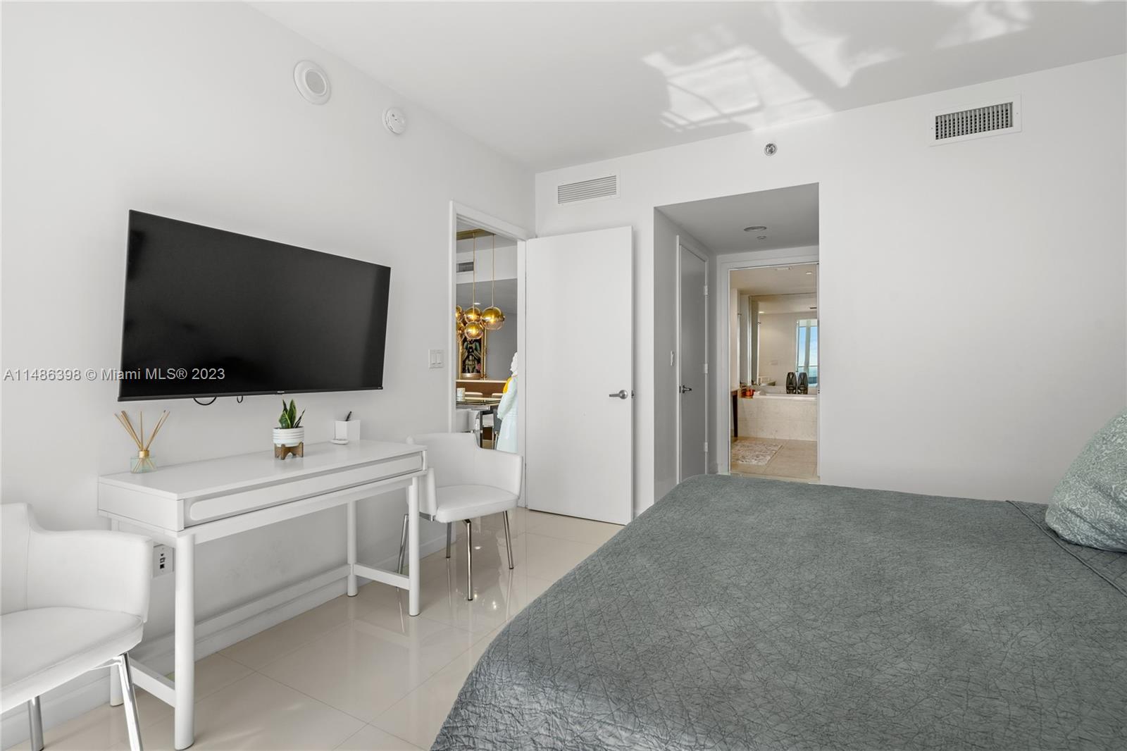 475 Brickell Ave # 4407