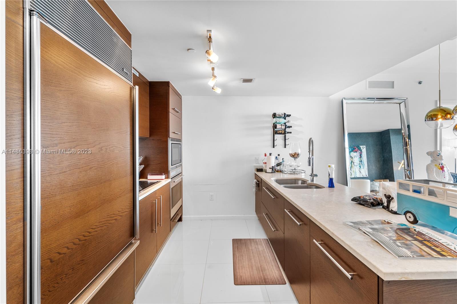 475 Brickell Ave # 4407