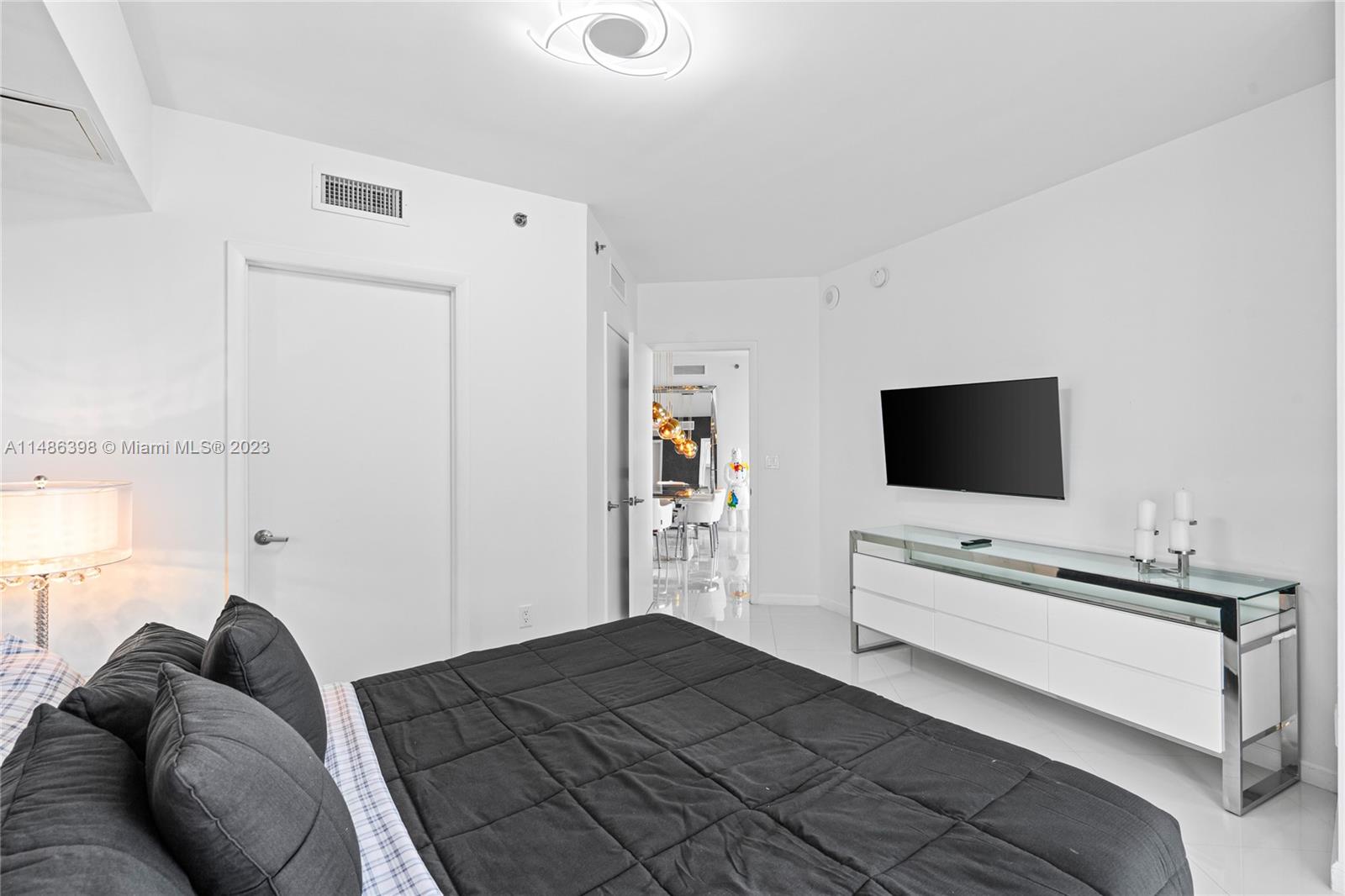 475 Brickell Ave # 4407