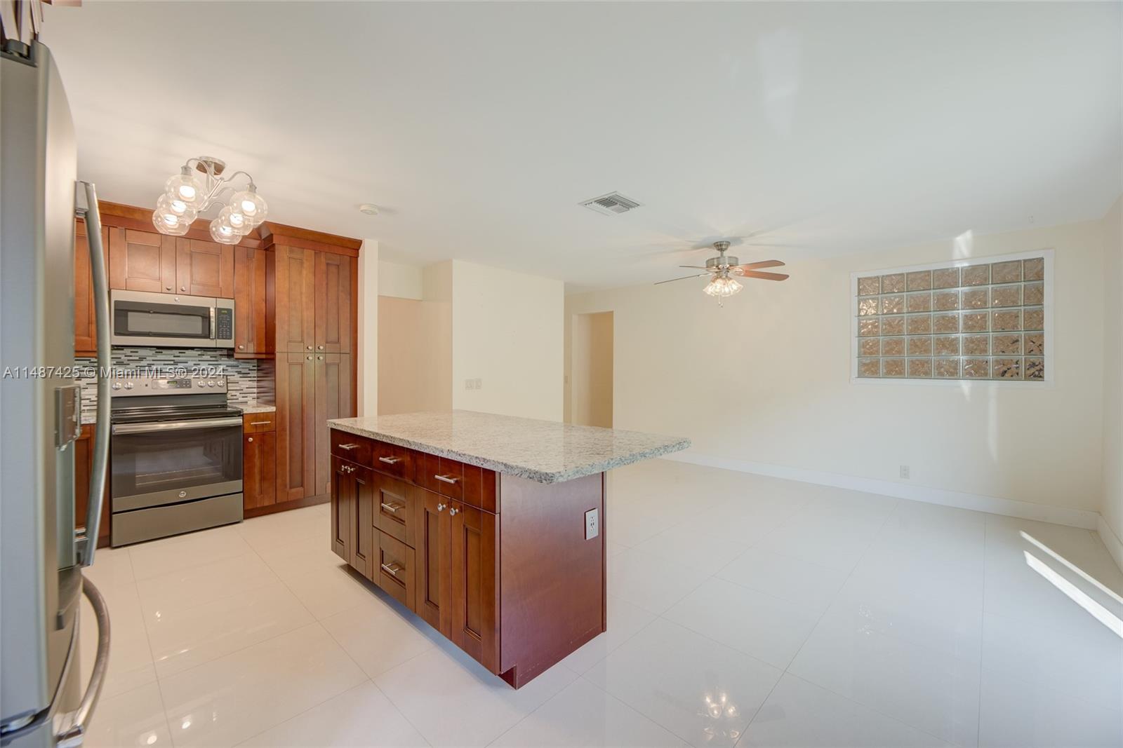2205 Charleston