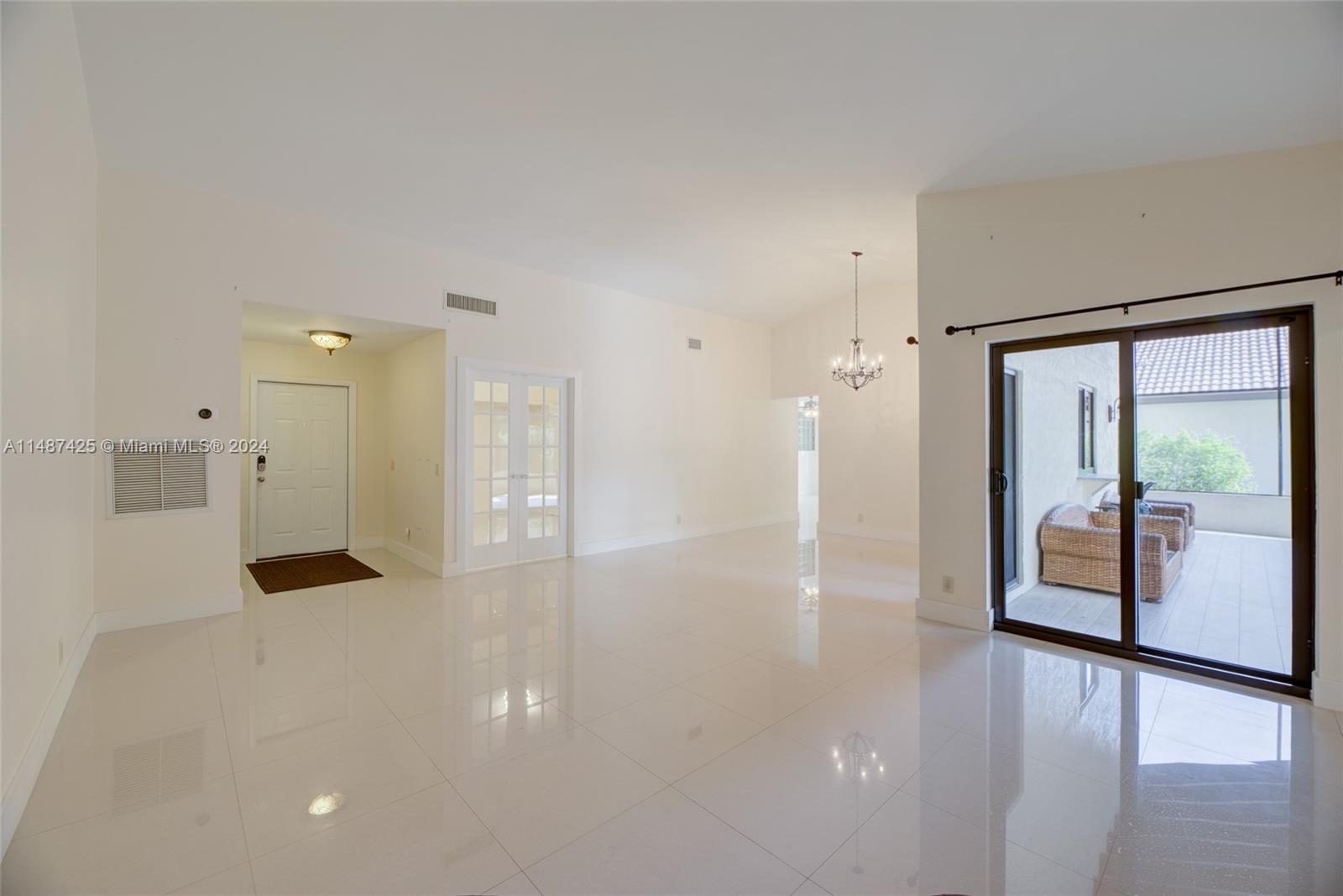 2205 Charleston