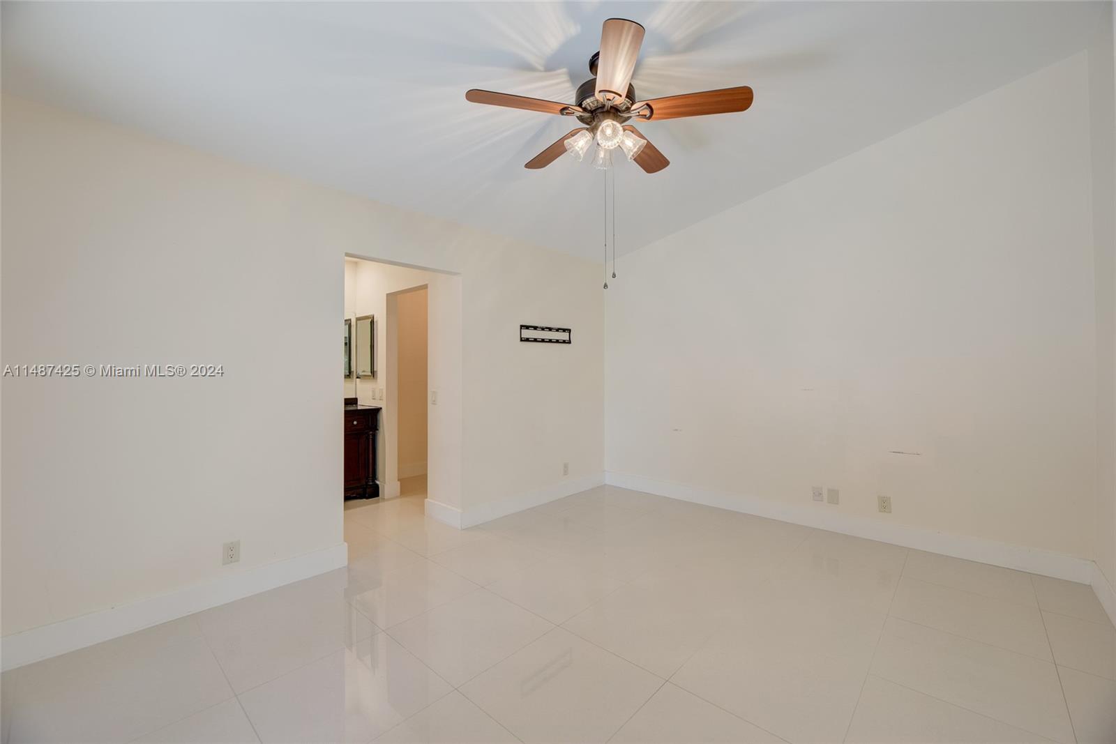 2205 Charleston
