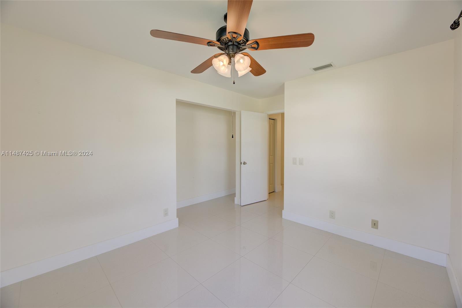 2205 Charleston